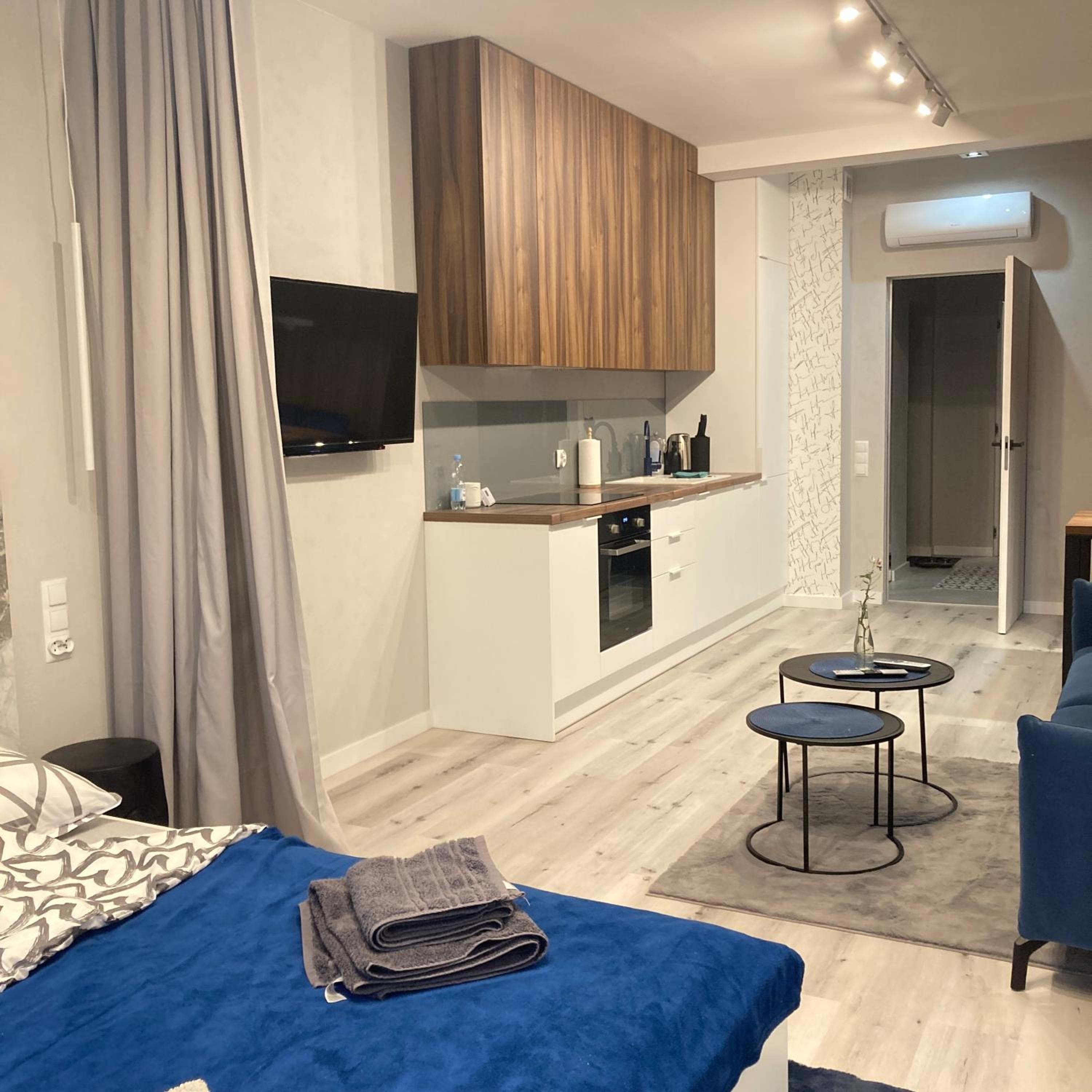 Apartment with Balcony photo 2