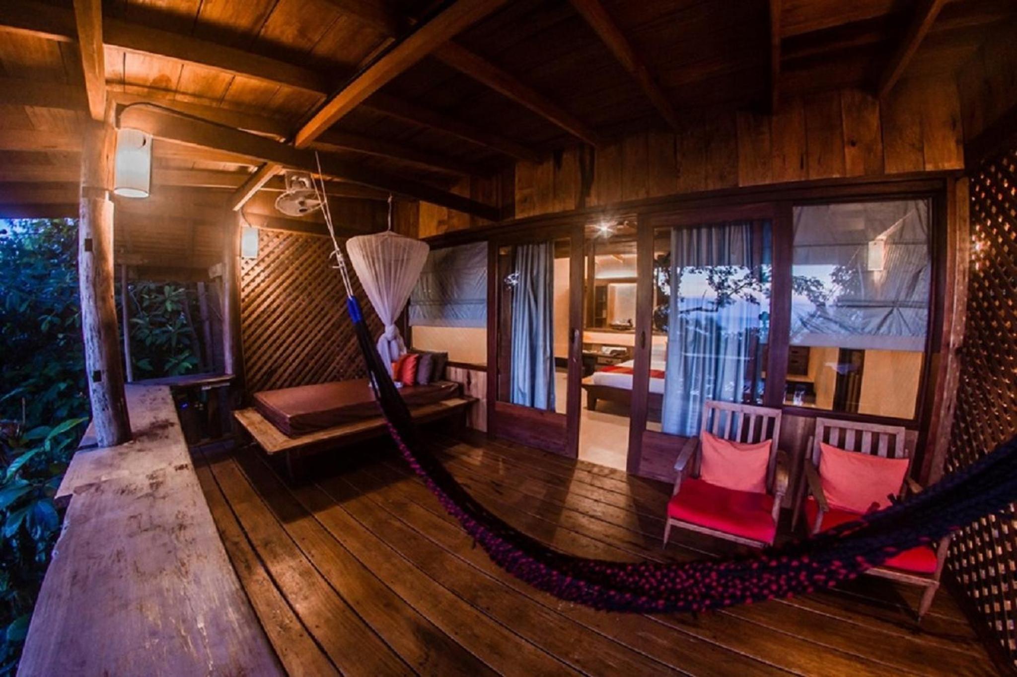 Hillside Suite Bungalow photo 2