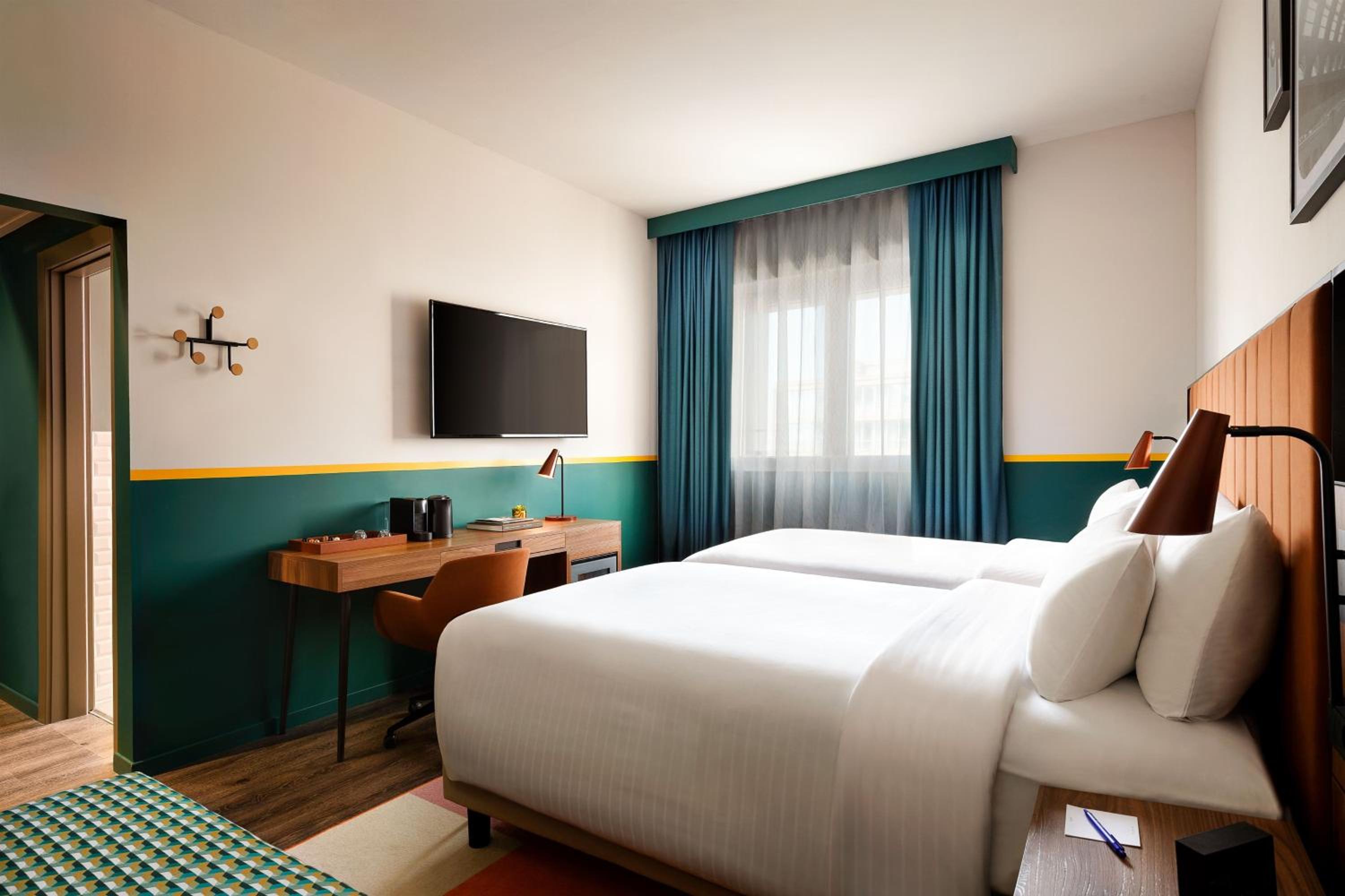 Twin Room with Sofa Bed - Le Varesine