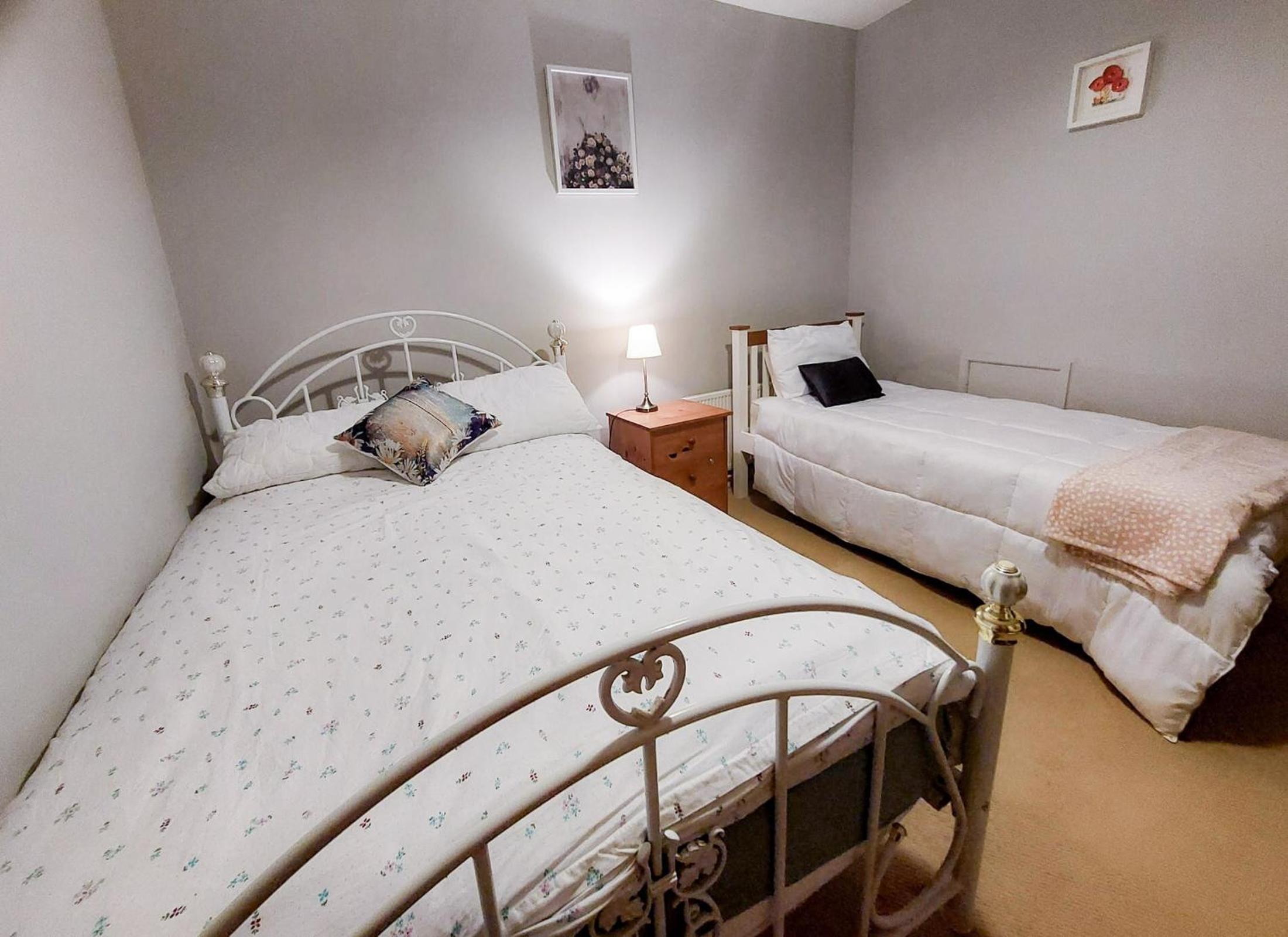 Four-Bedroom House photo 2