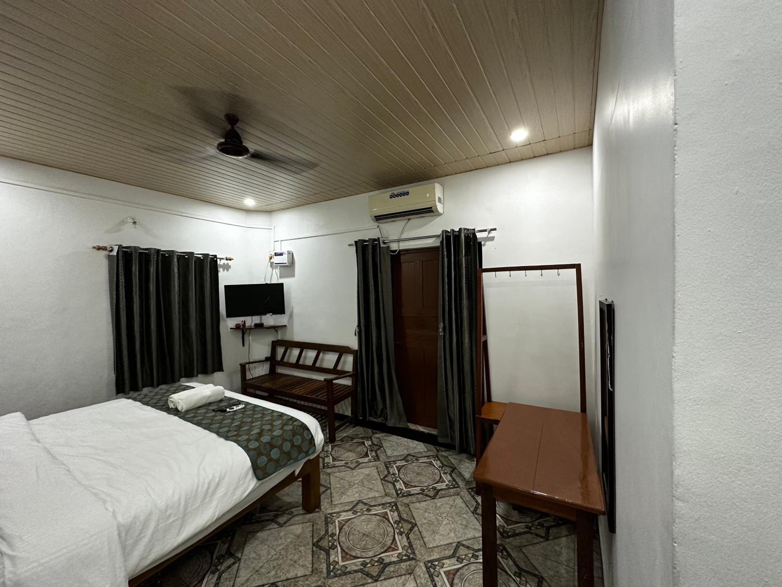 Deluxe Double Room with Shower photo 2