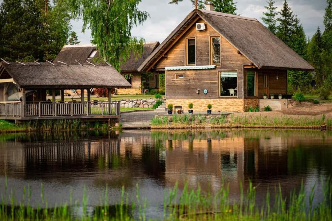 Three-Bedroom House - Lake - Photo 5