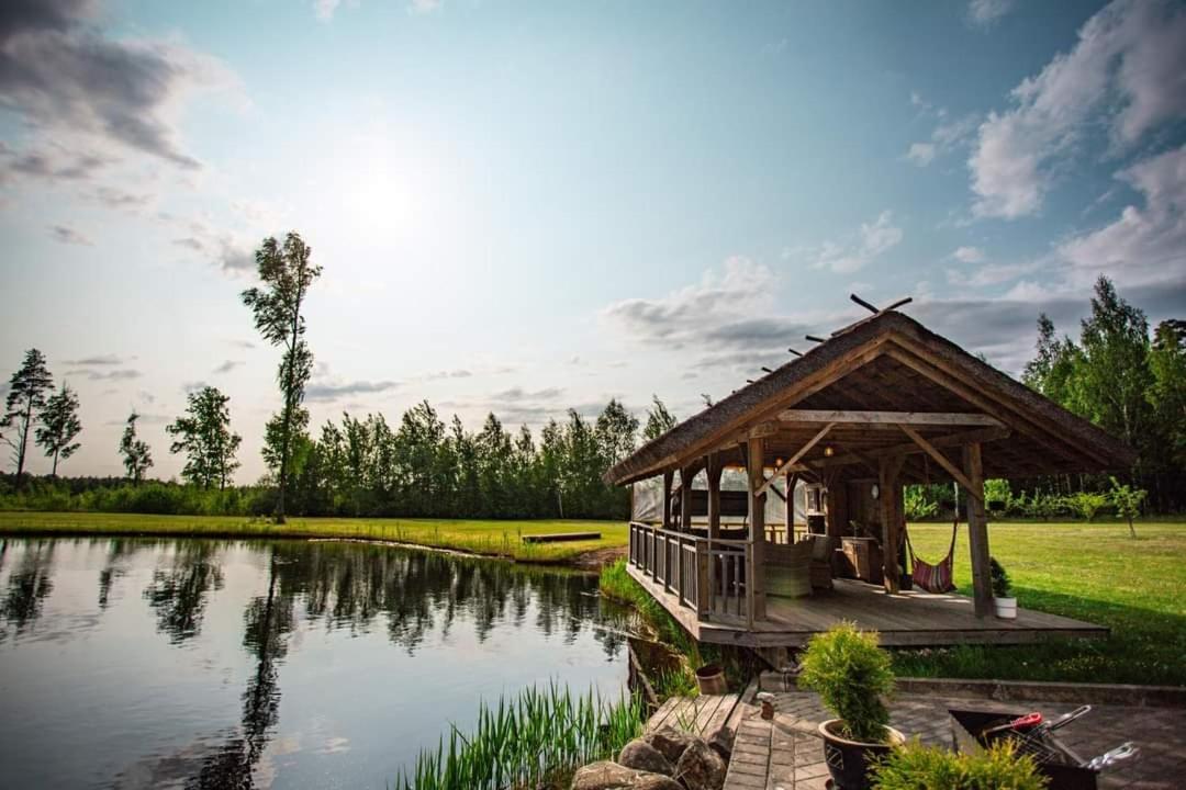 Three-Bedroom House - Lake - Photo 2