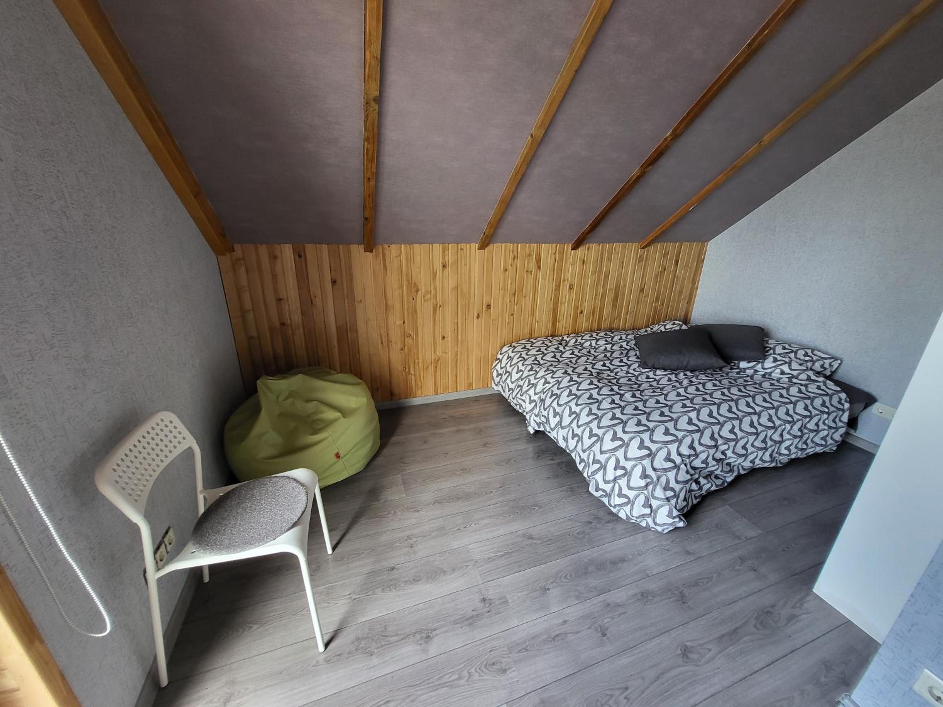 Three-Bedroom House - Lake - Photo 10