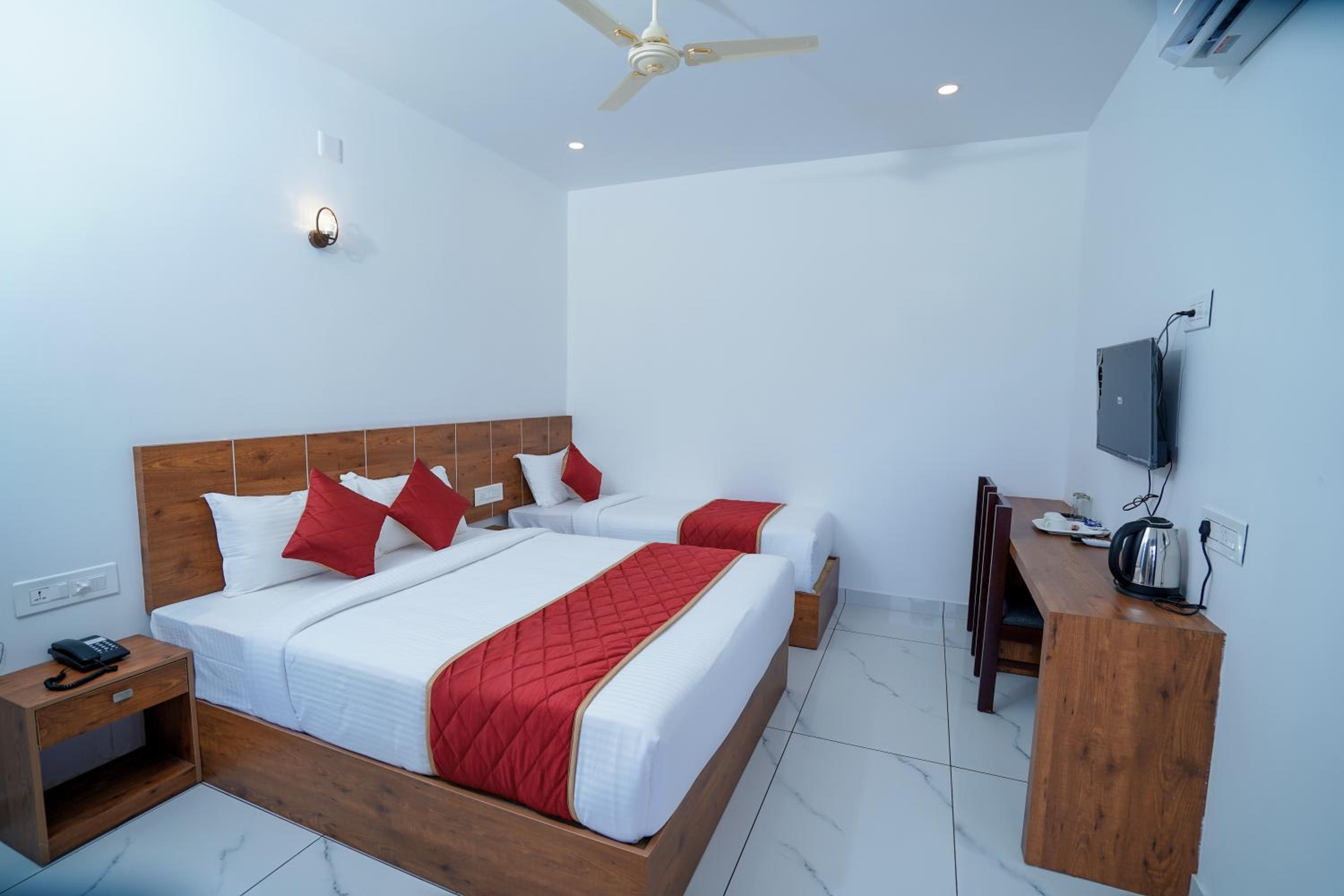 Triple Room with Garden View photo 2