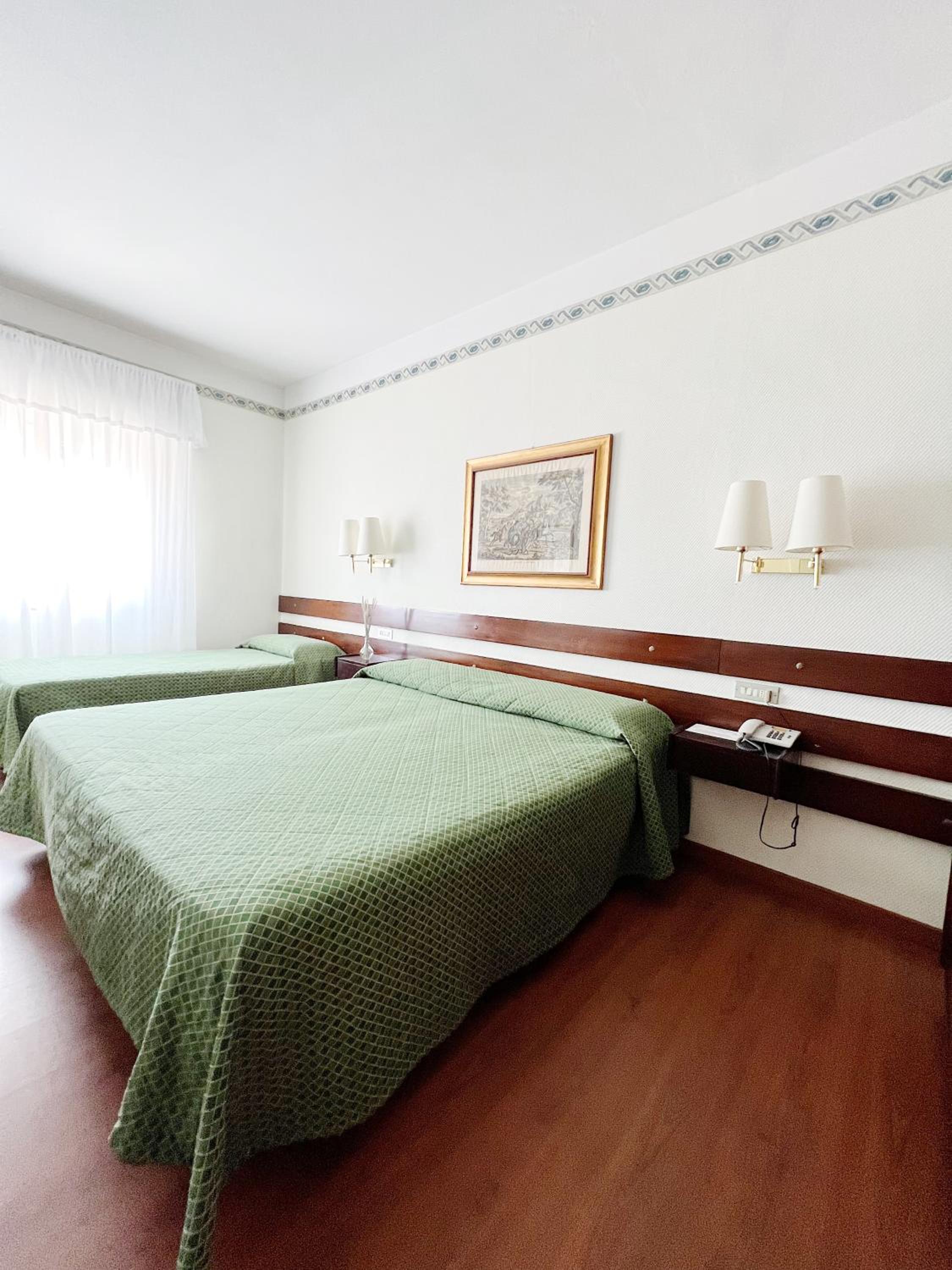 Standard Triple Room photo 3