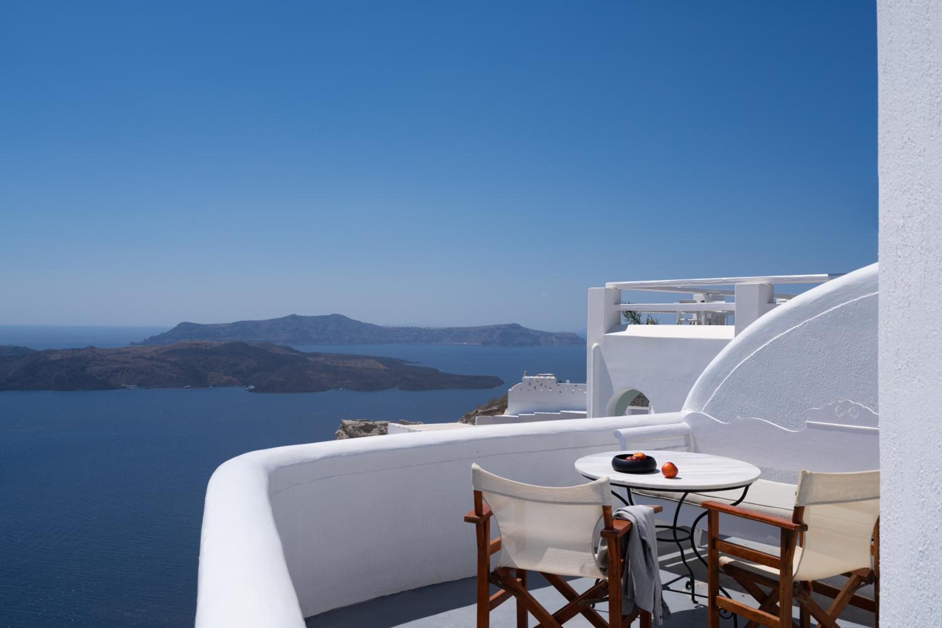 Grand Suite with Caldera View - Photo 12