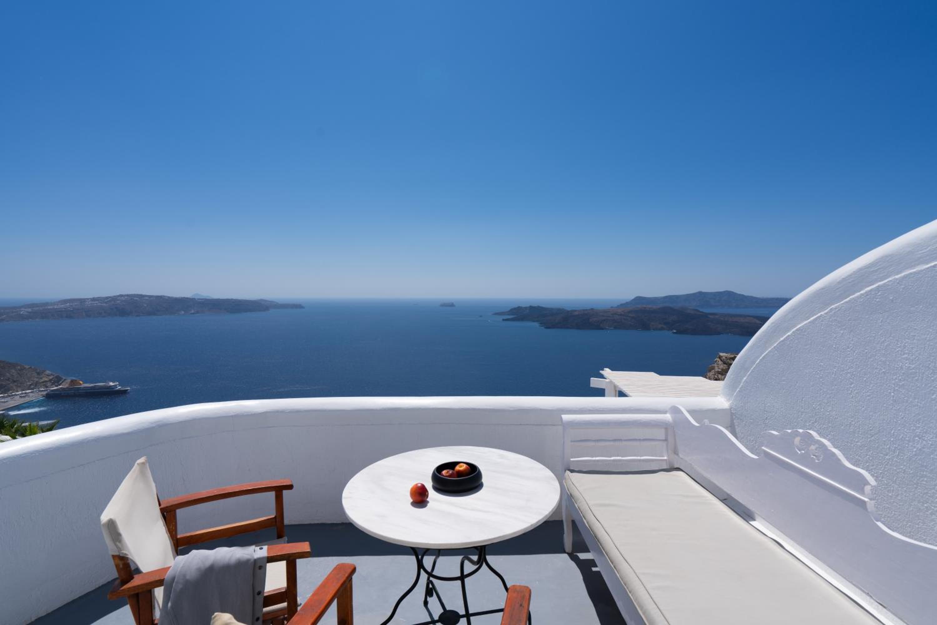 Grand Suite with Caldera View - Photo 7