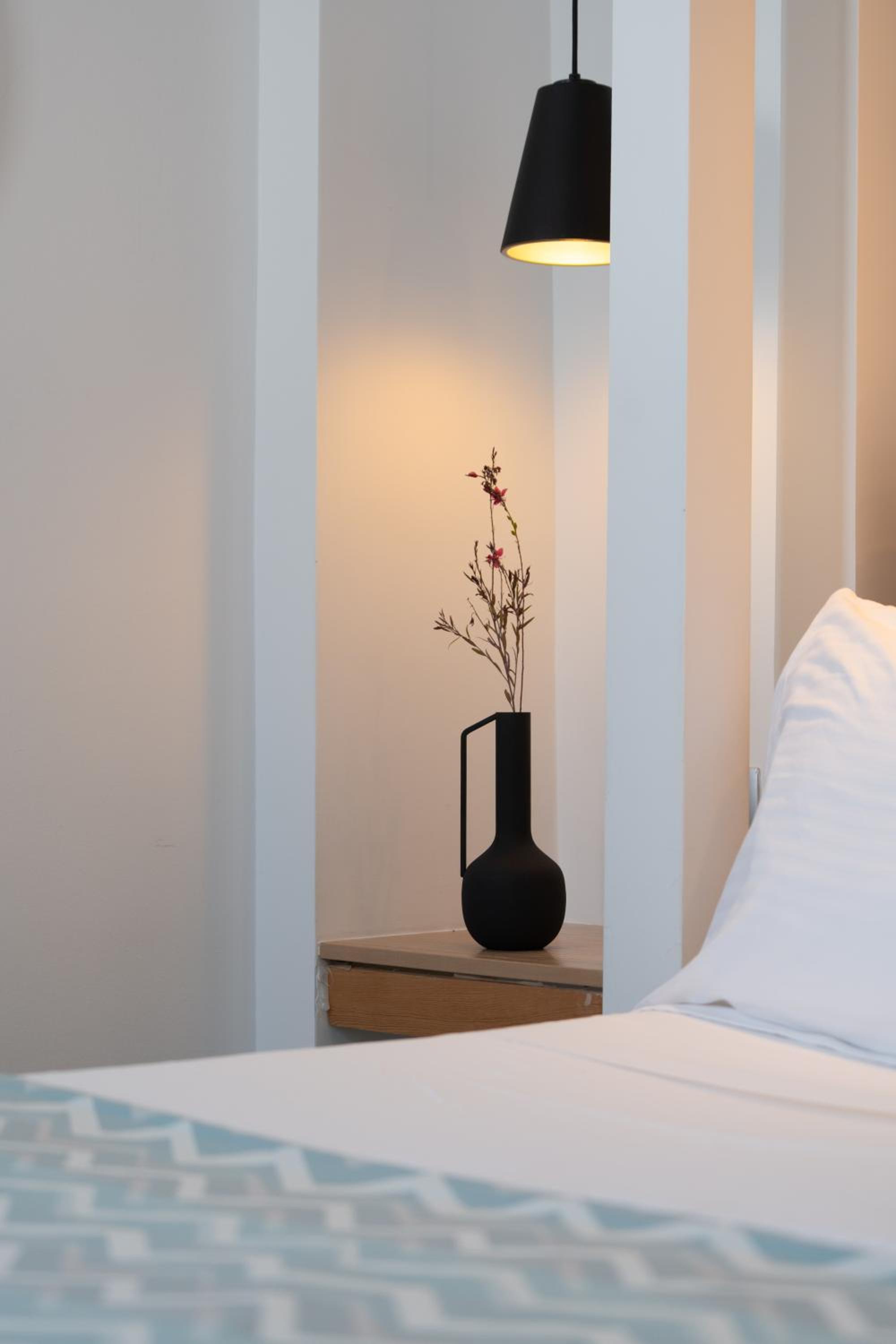 Junior Suite with Caldera View - Photo 7