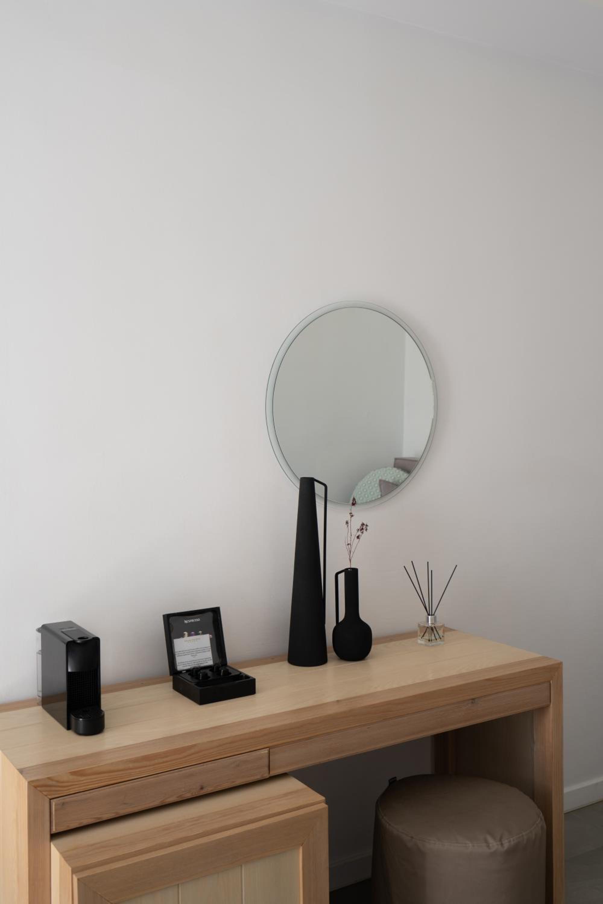 Junior Suite with Caldera View - Photo 3