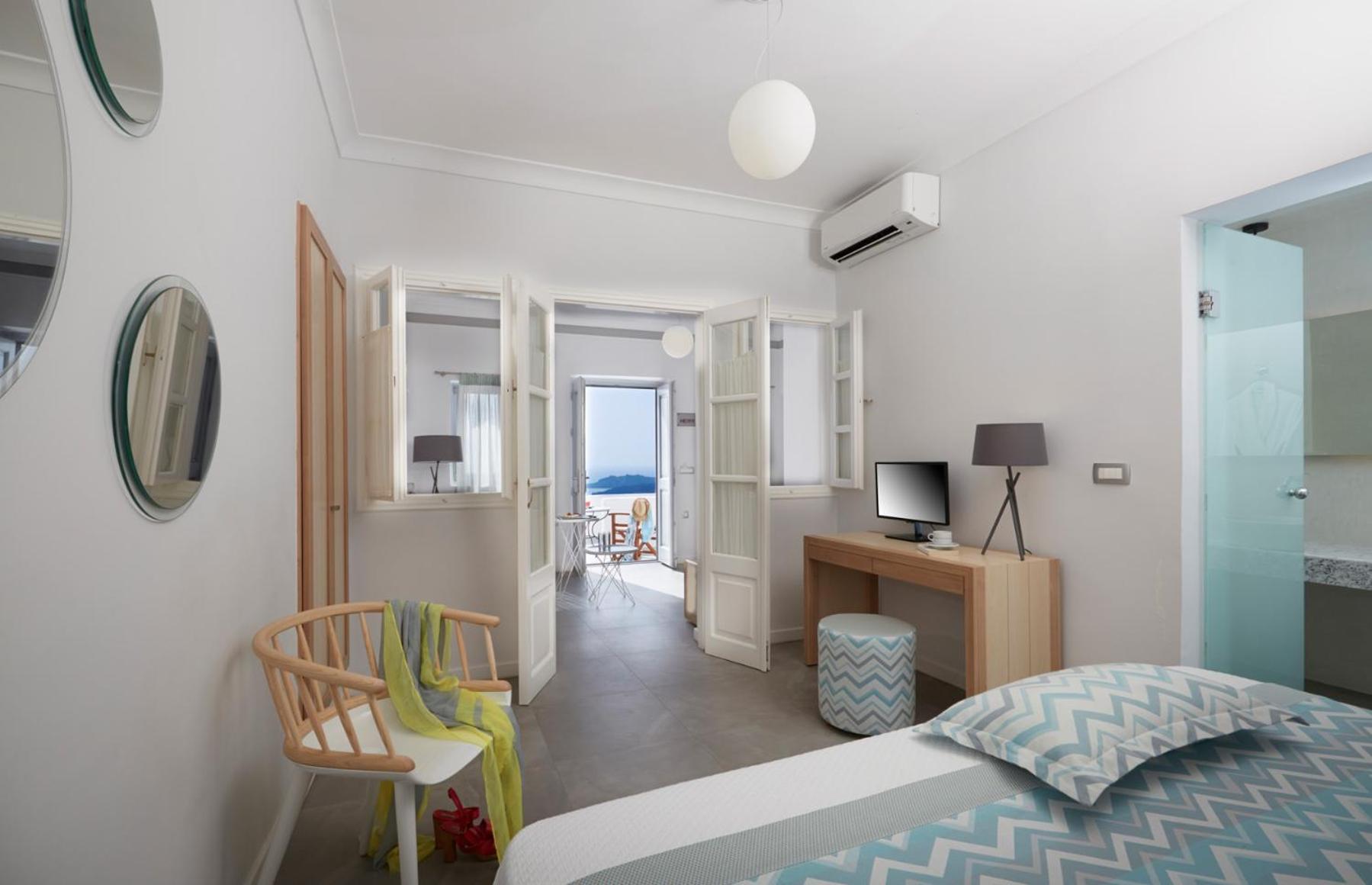 Junior Suite with Caldera View - Photo 21