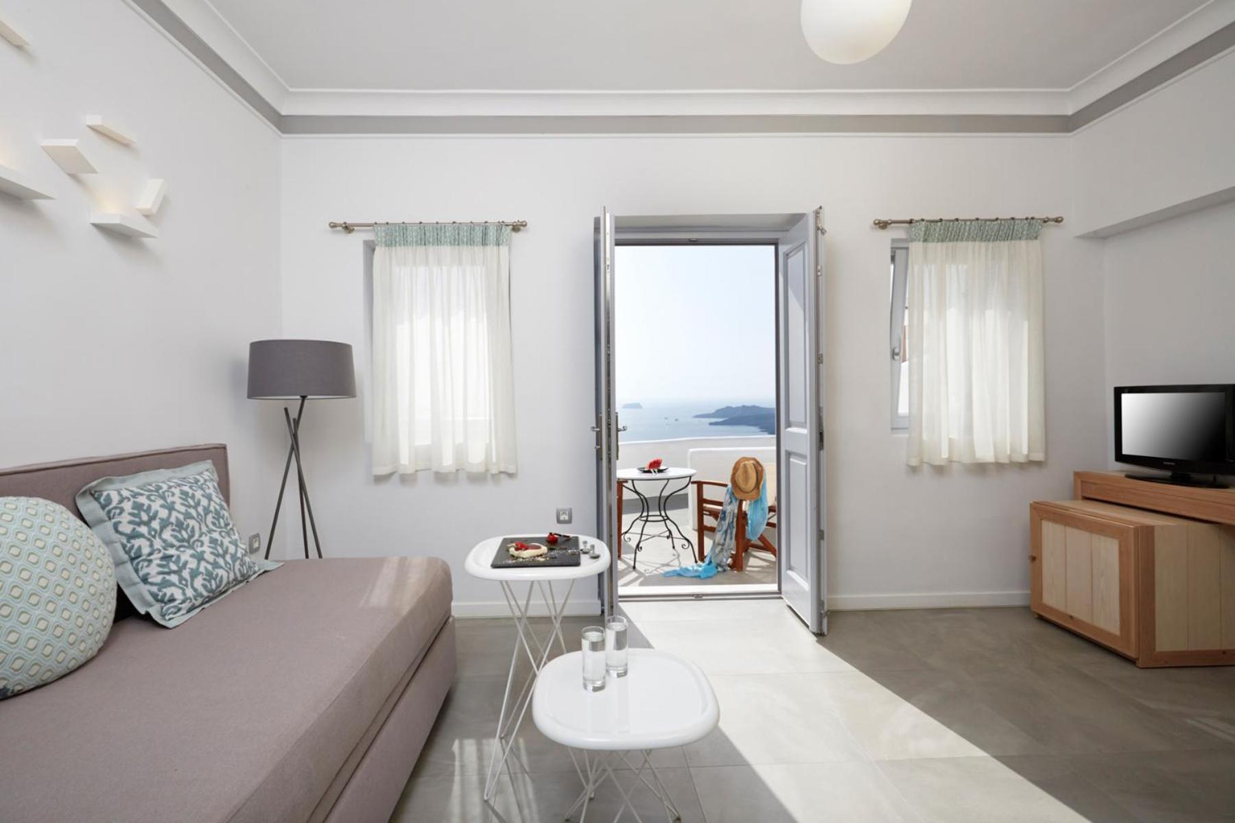 Superior Triple Room with Sea View - Photo 5