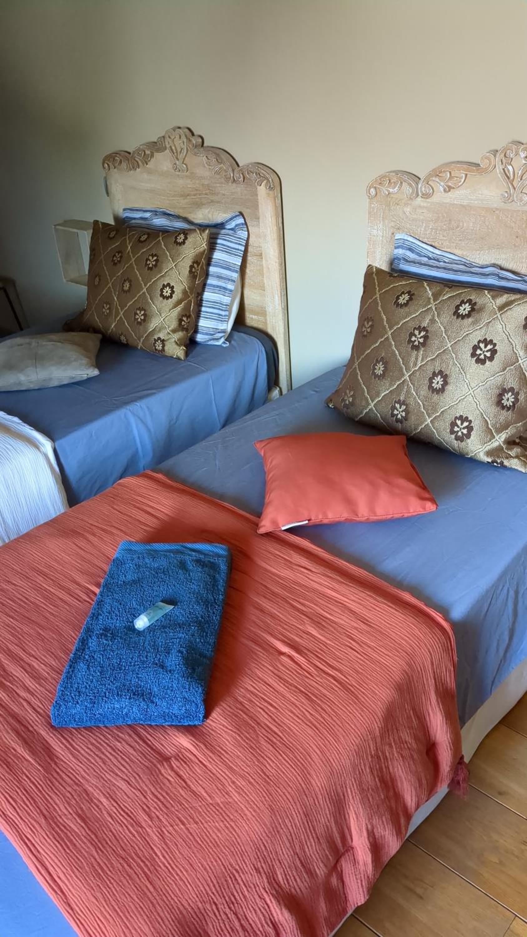 Twin Room - Photo 7