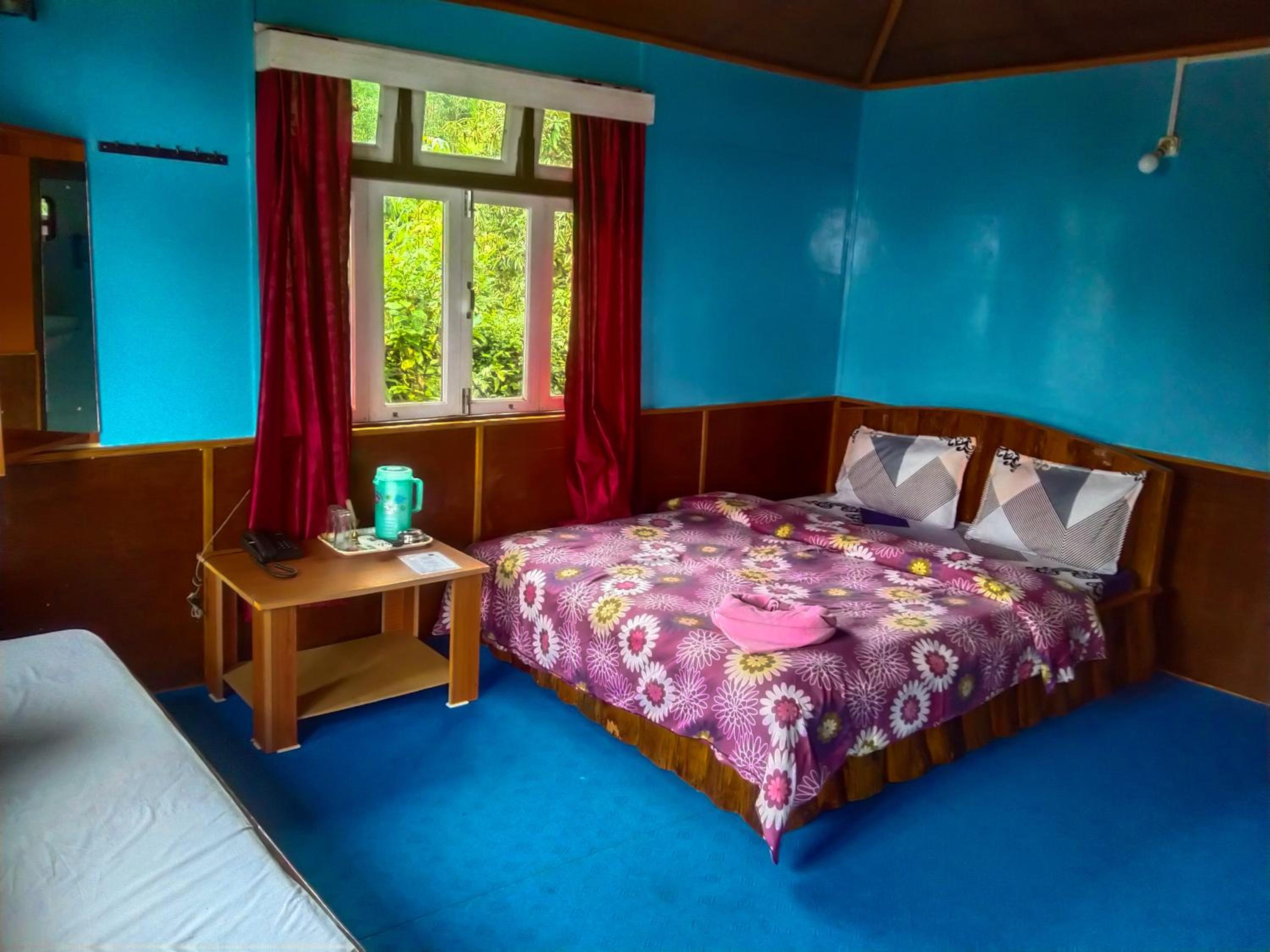 Queen Room photo 2