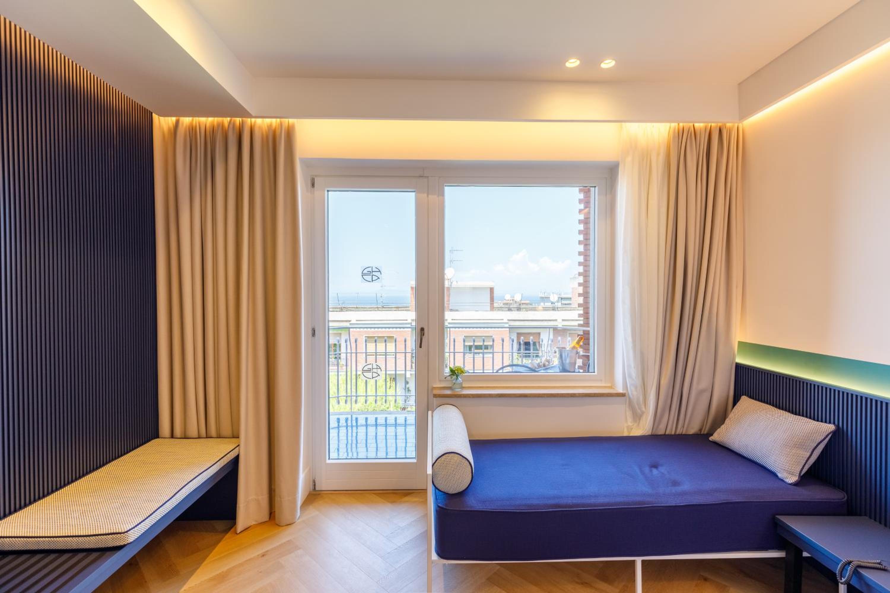 Deluxe Double or Twin Room with Balcony - Photo 4