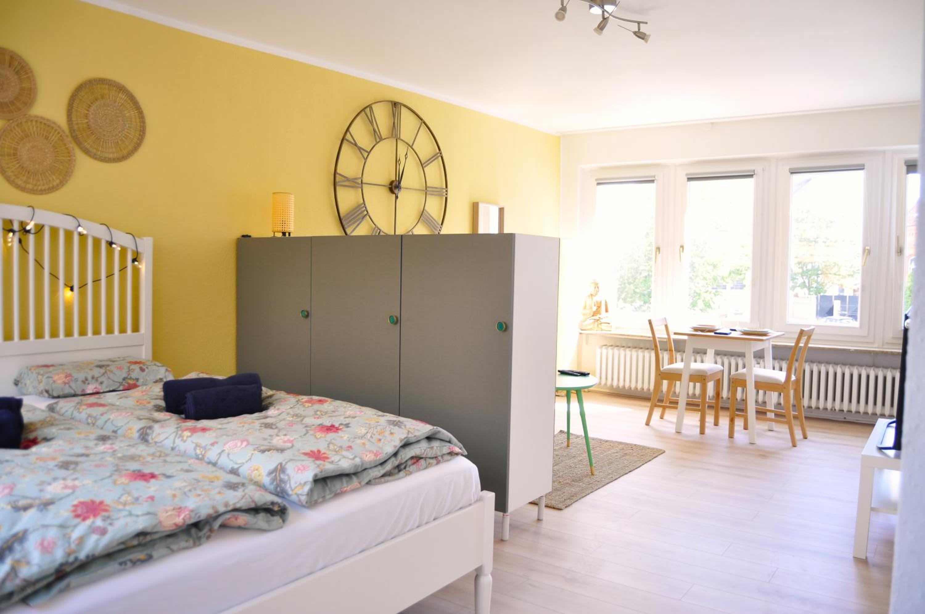 One-Bedroom Apartment photo 2