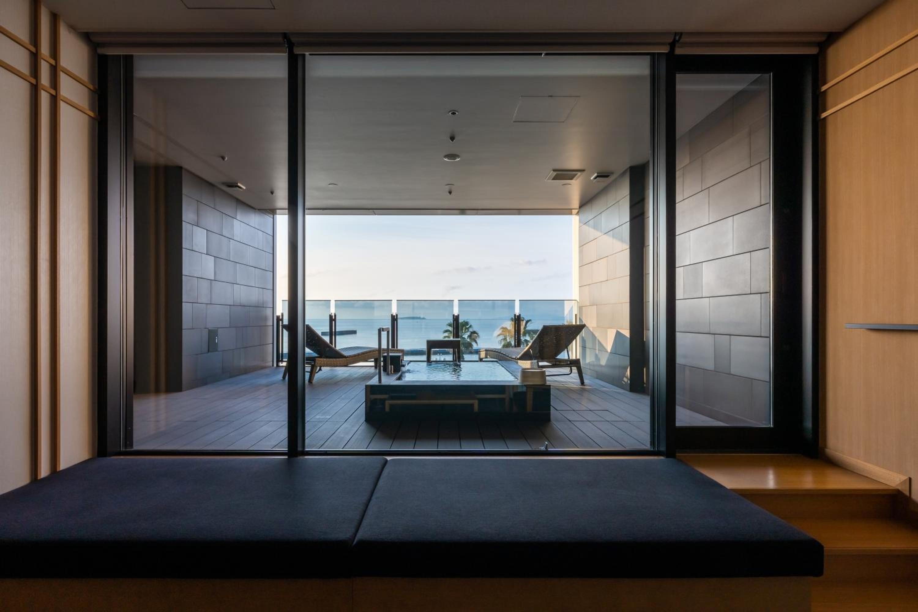 Deluxe Twin Room with Tatami Area and Open-Air Bath - Ocean View - Photo 9