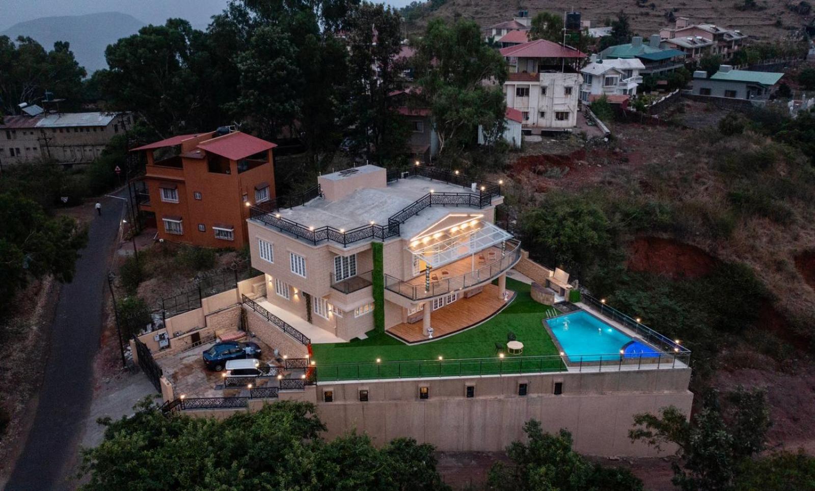 Villa photo 2