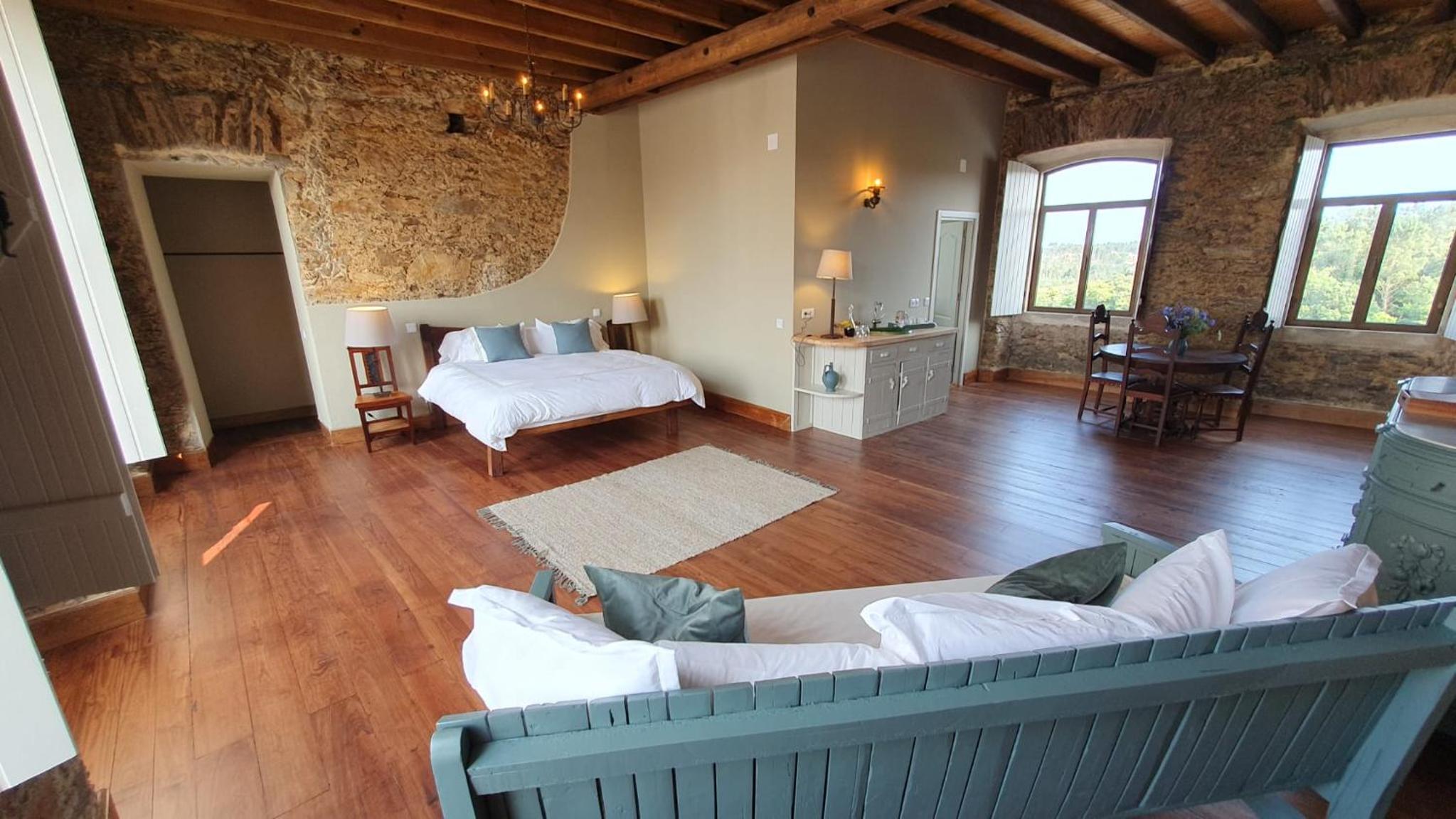 King Room with Mountain View photo 2