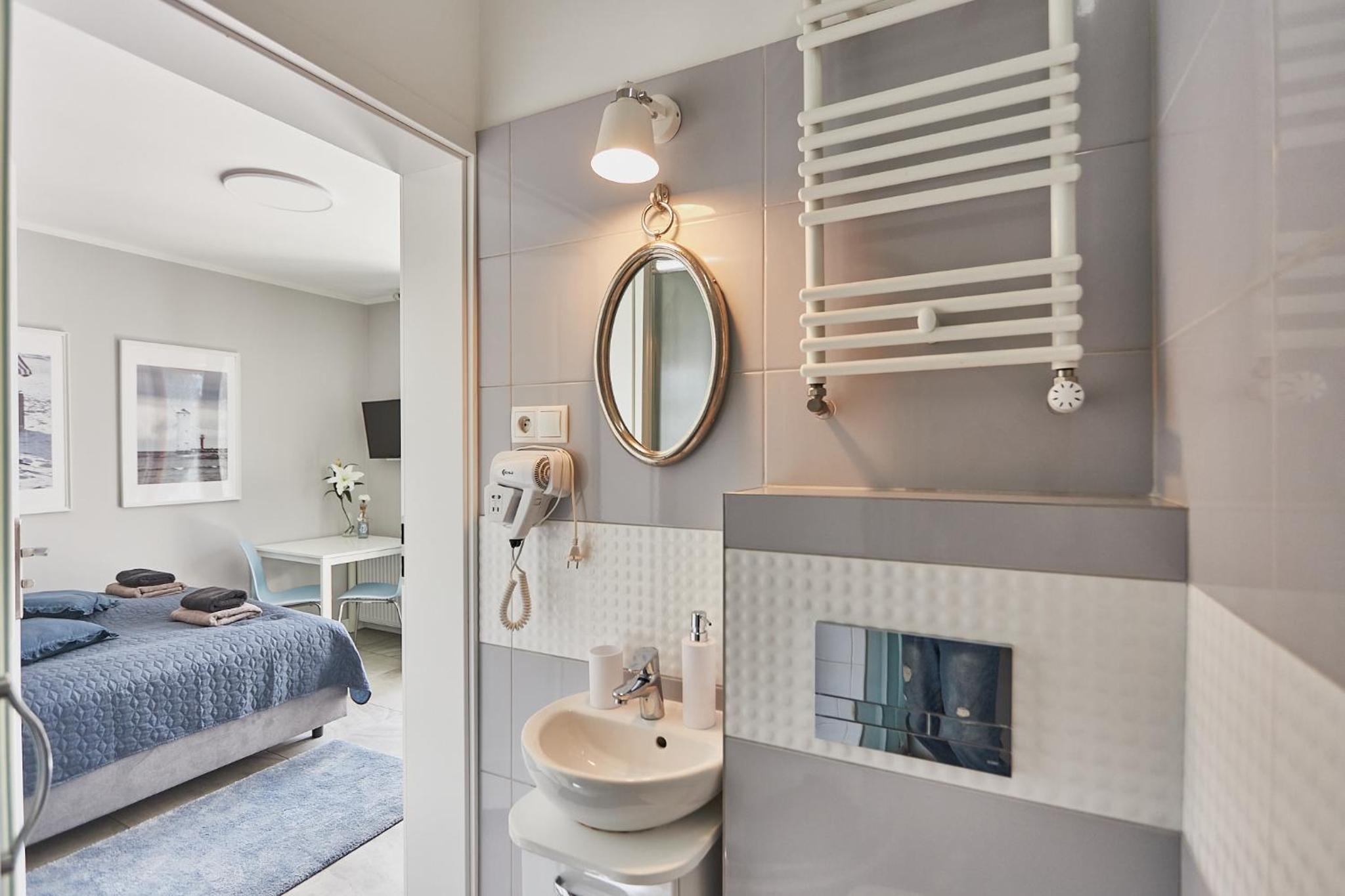 Double or Twin Room with Bathroom photo 2
