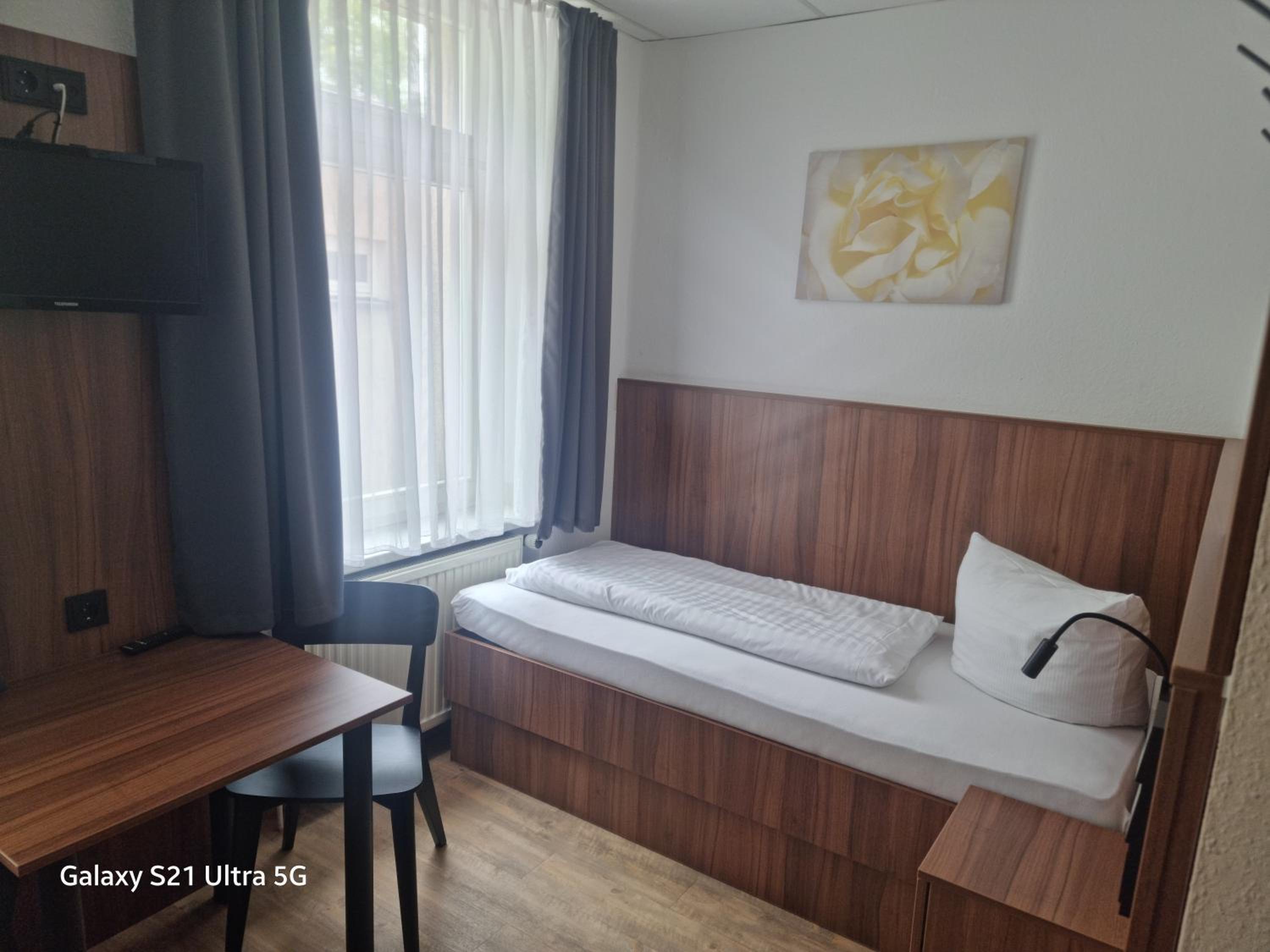 Standard Twin Room photo 2