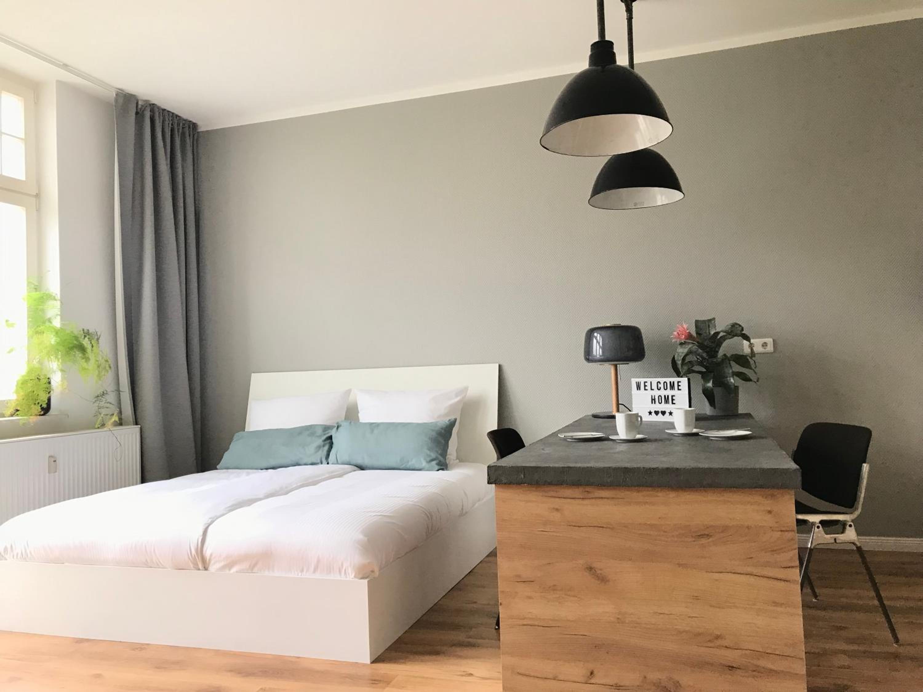 One-Bedroom Apartment photo 1