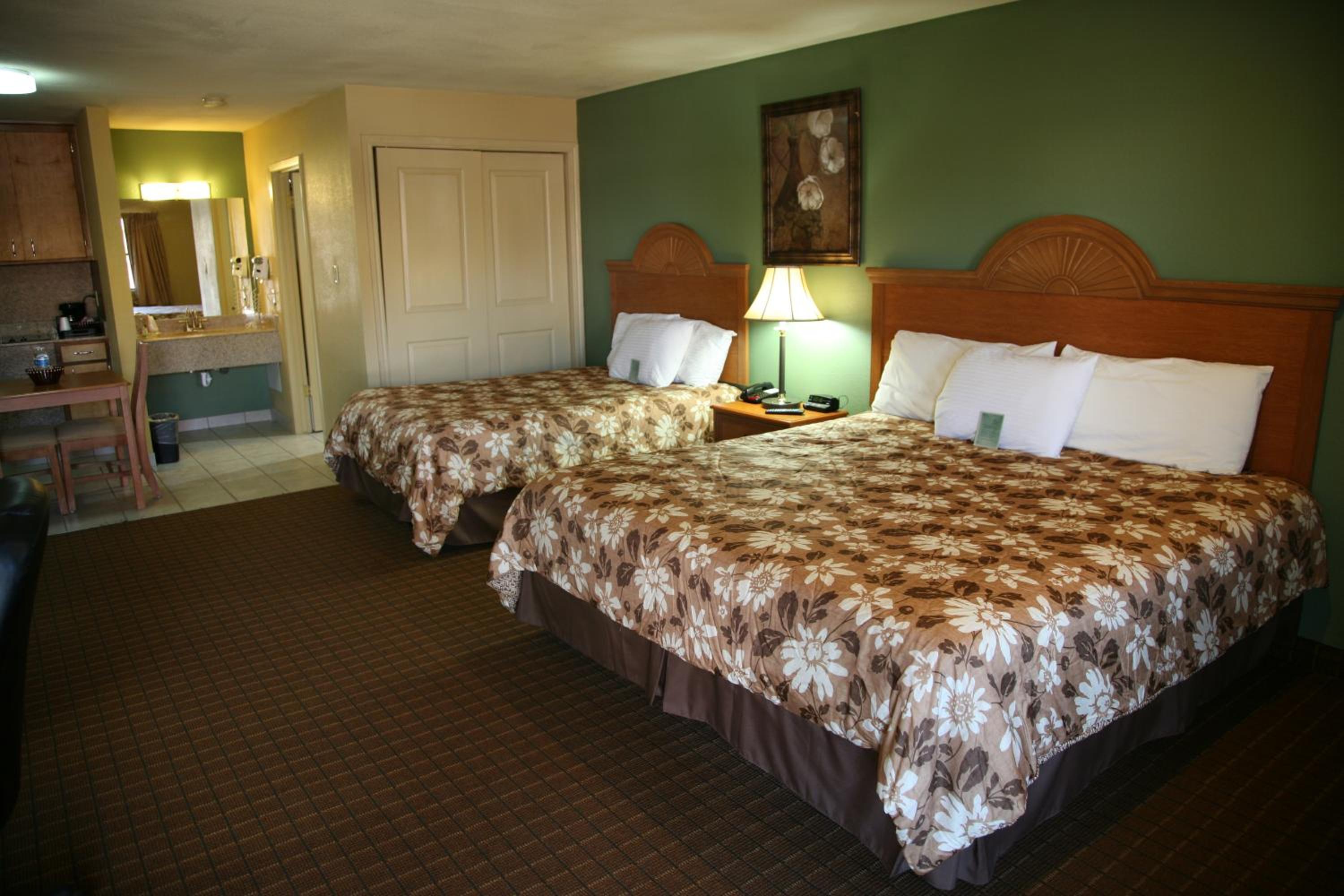 King Suite - Non-Smoking - Photo 1