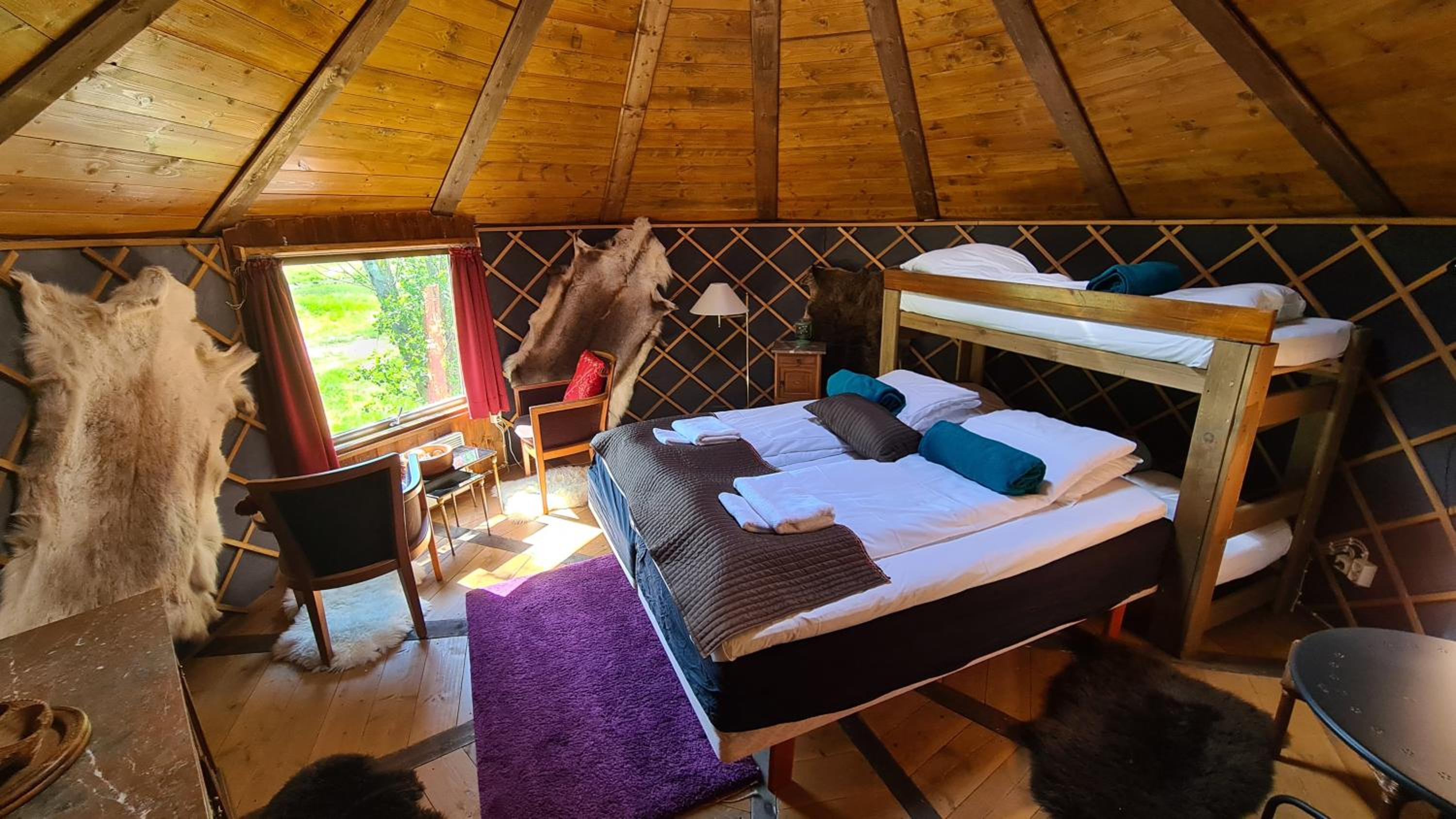 Private Yurt with Shared Bathroom photo 3