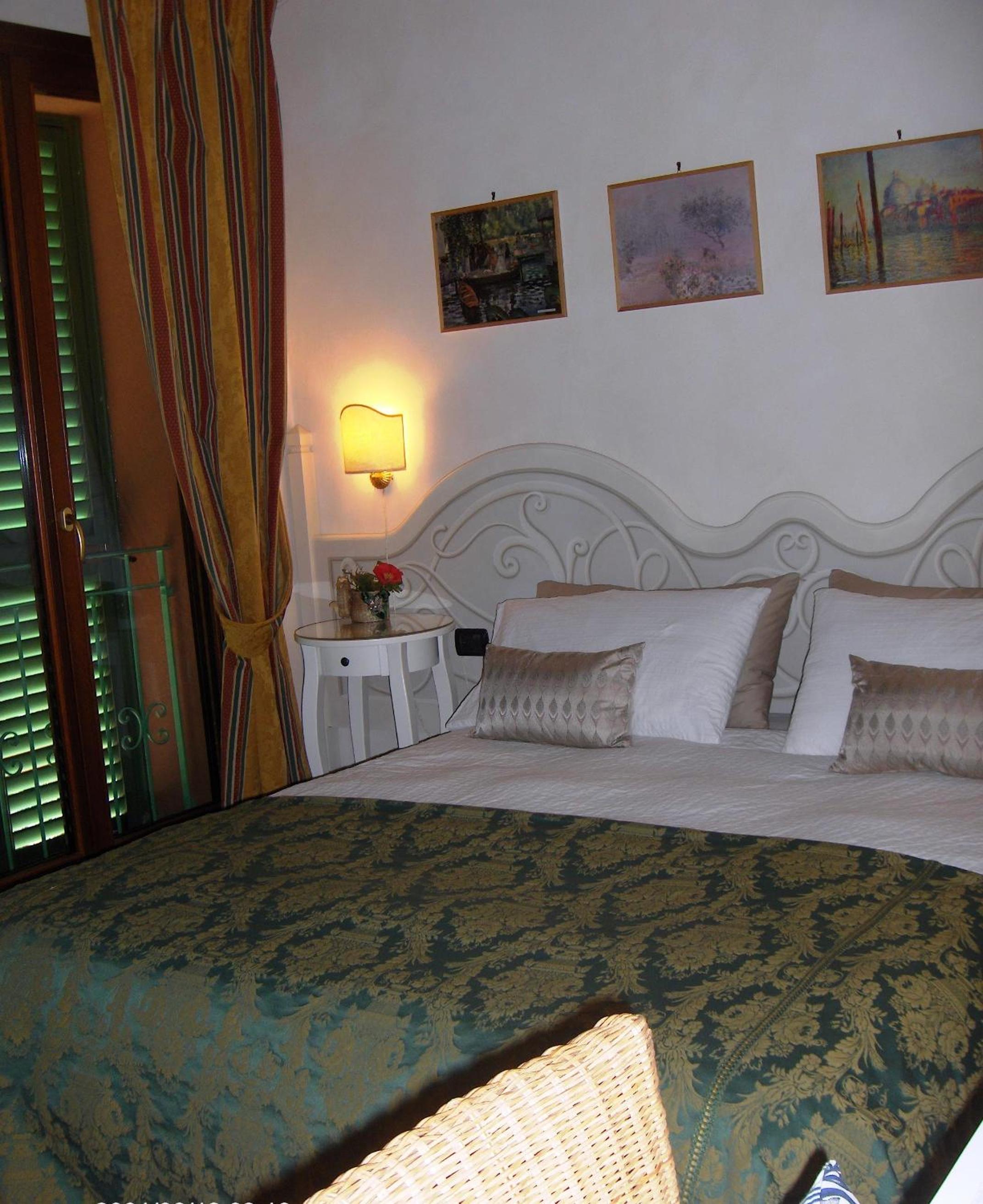 Double Room with View - Photo 4