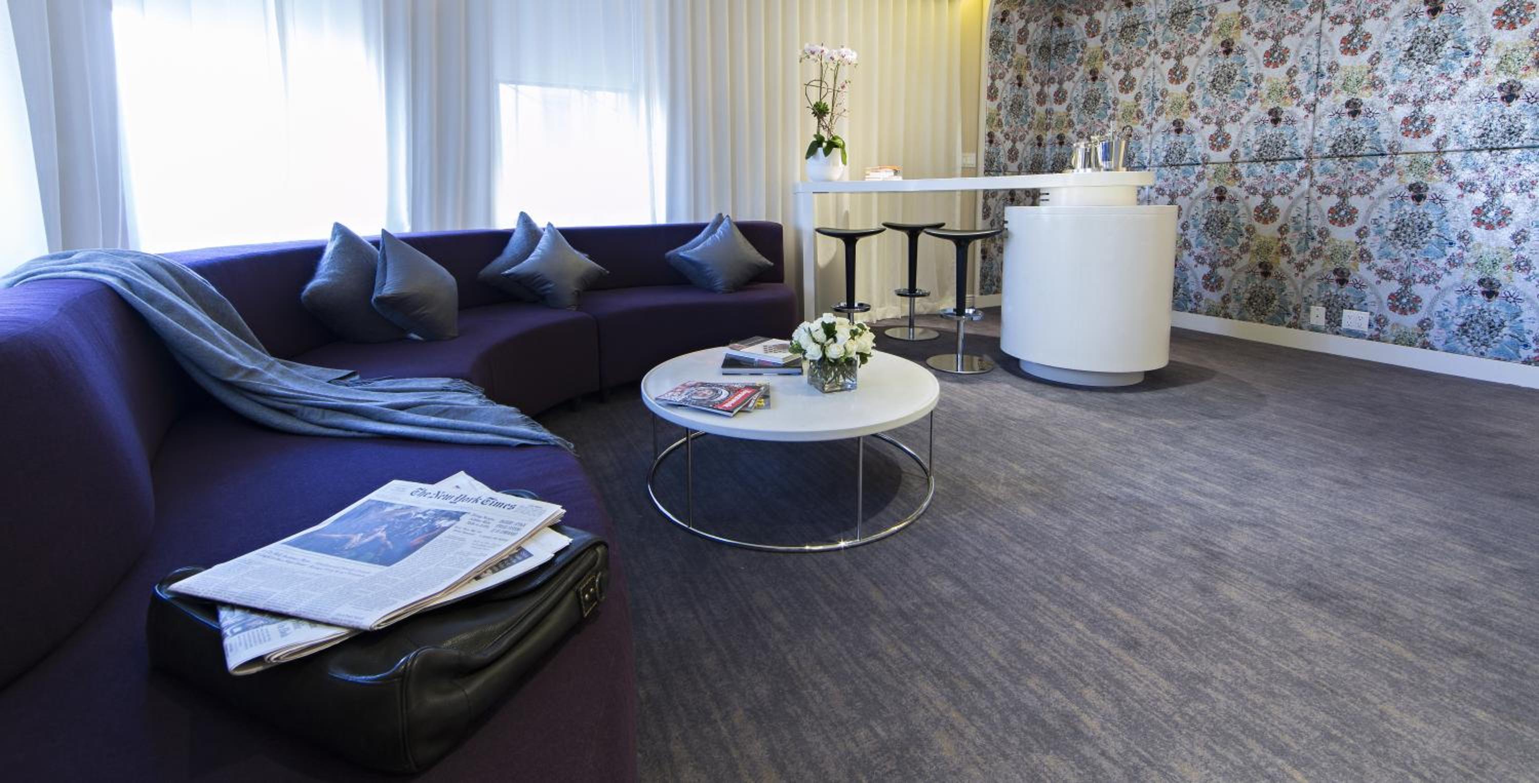 One-Bedroom King Suite With Roll-In Shower