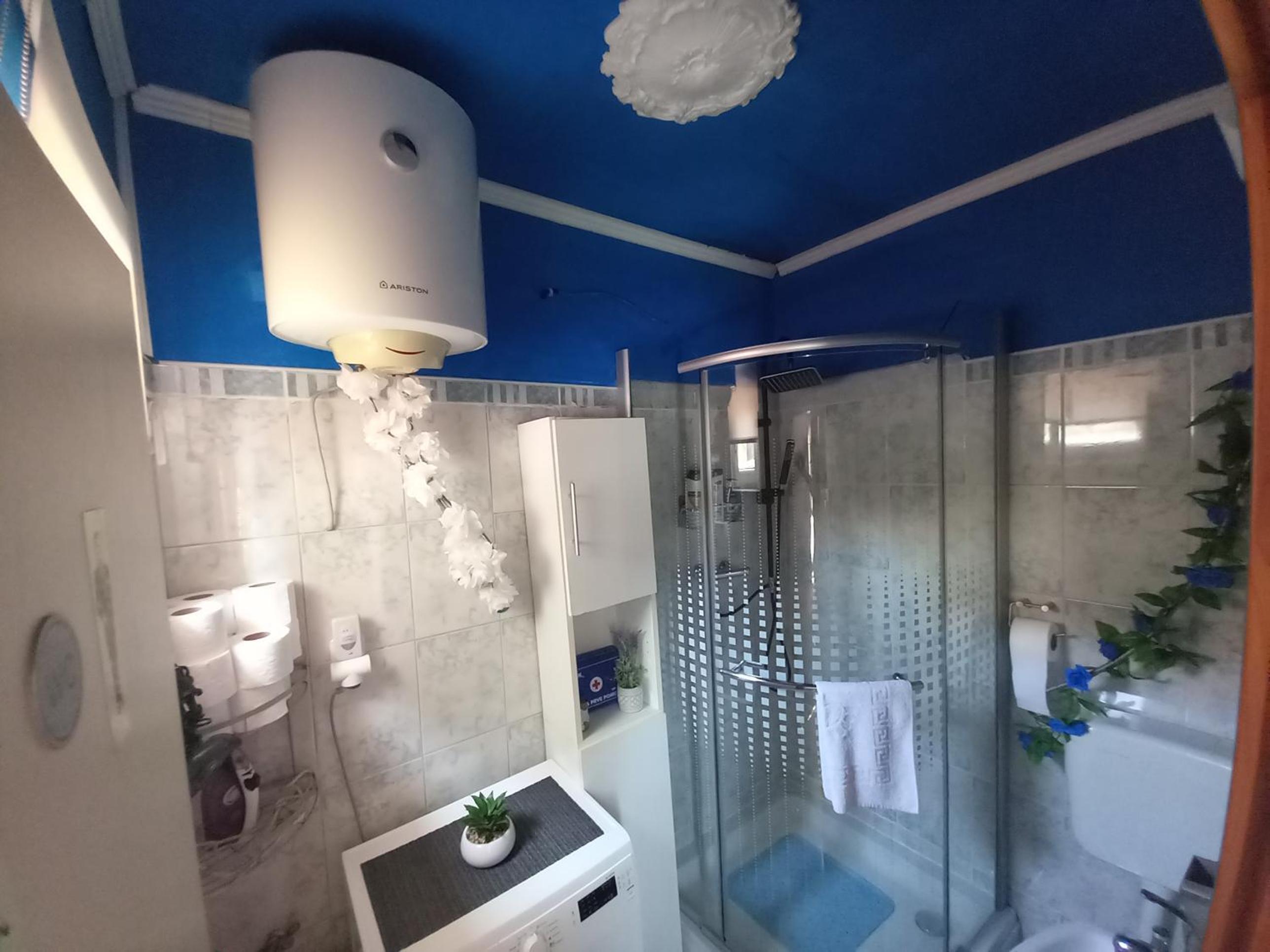 Two-Bedroom Apartment - Photo 8