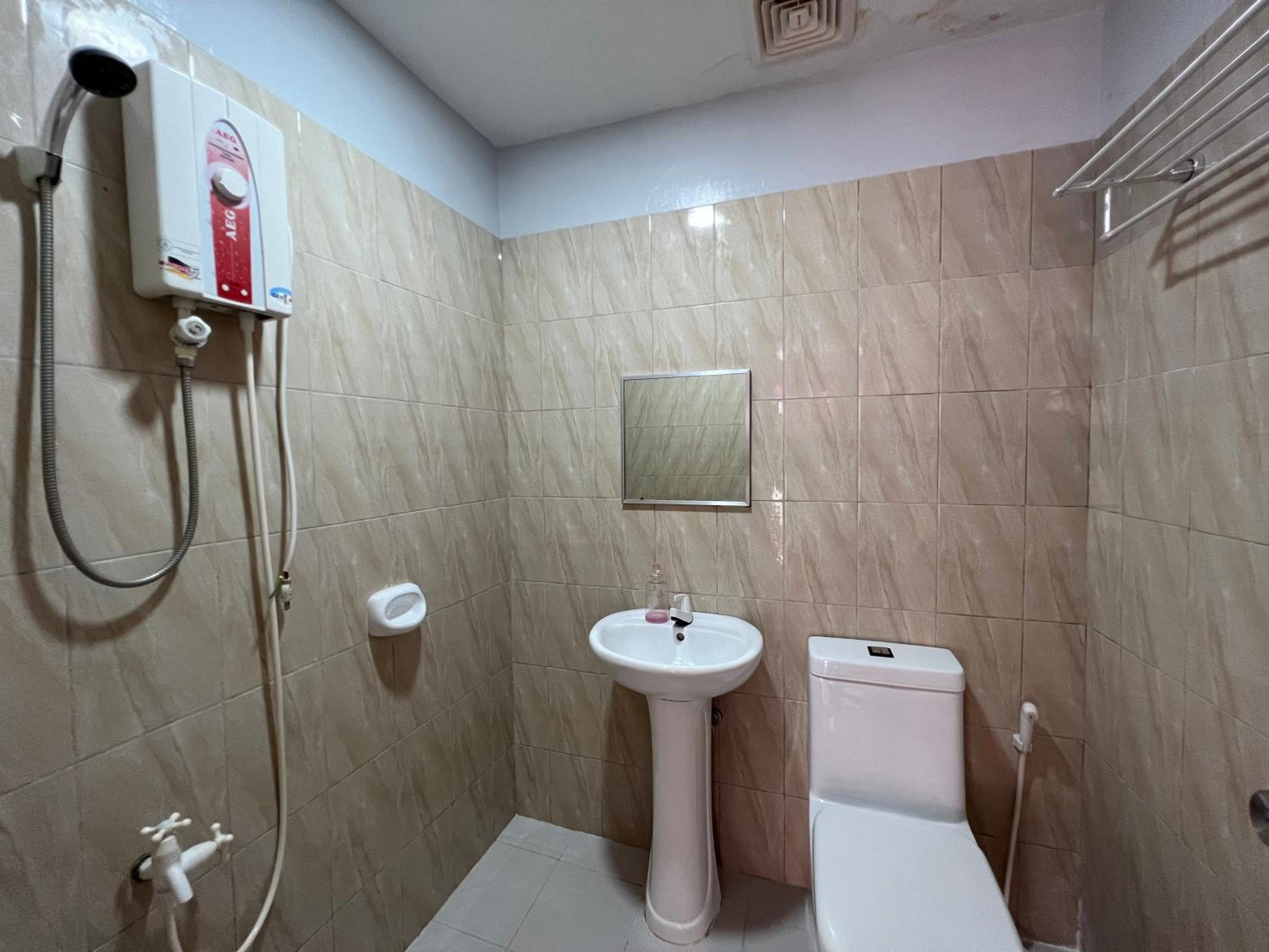 Double Room with Balcony - Photo 3