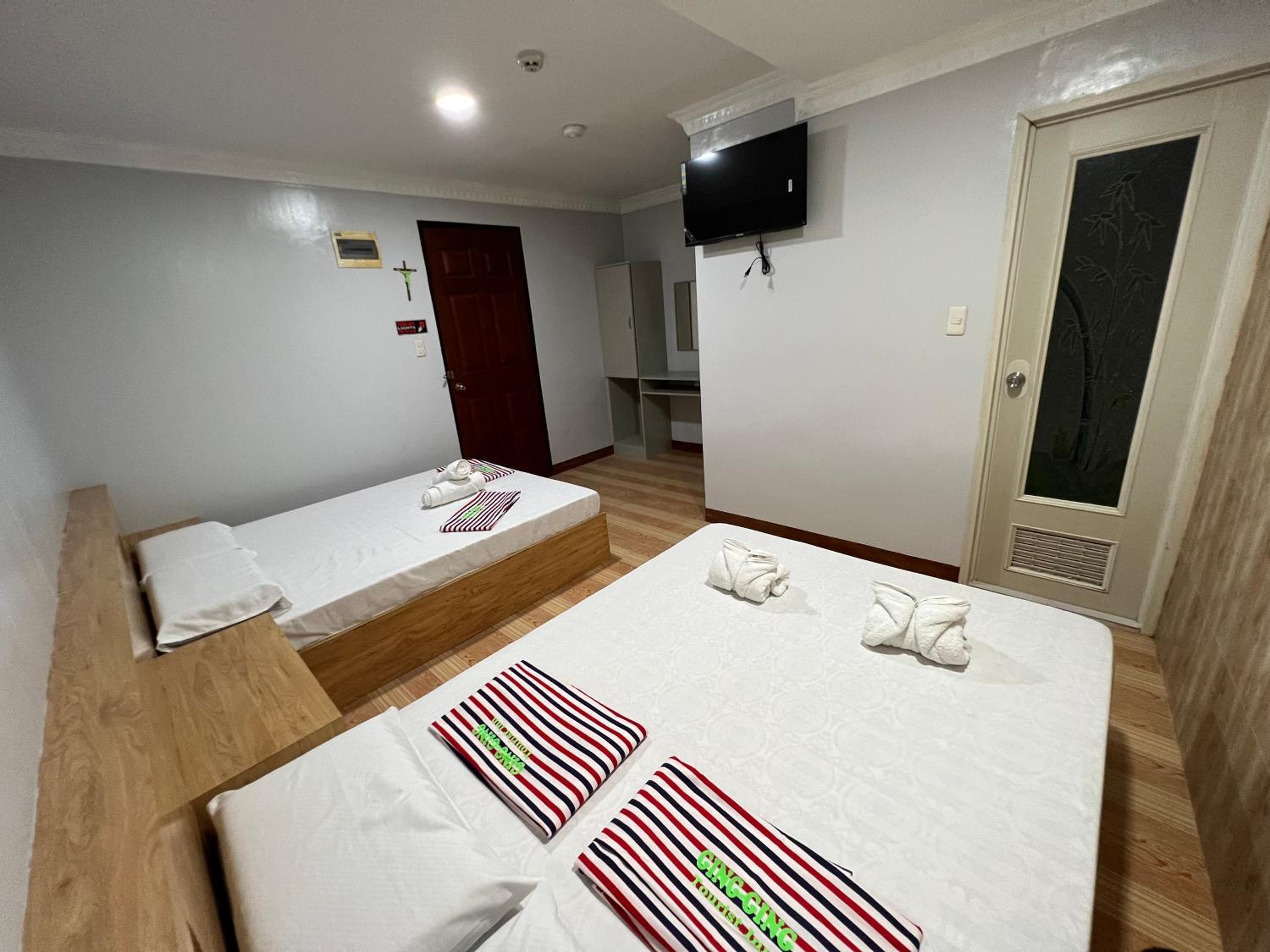 Economy Twin Room - Photo 3
