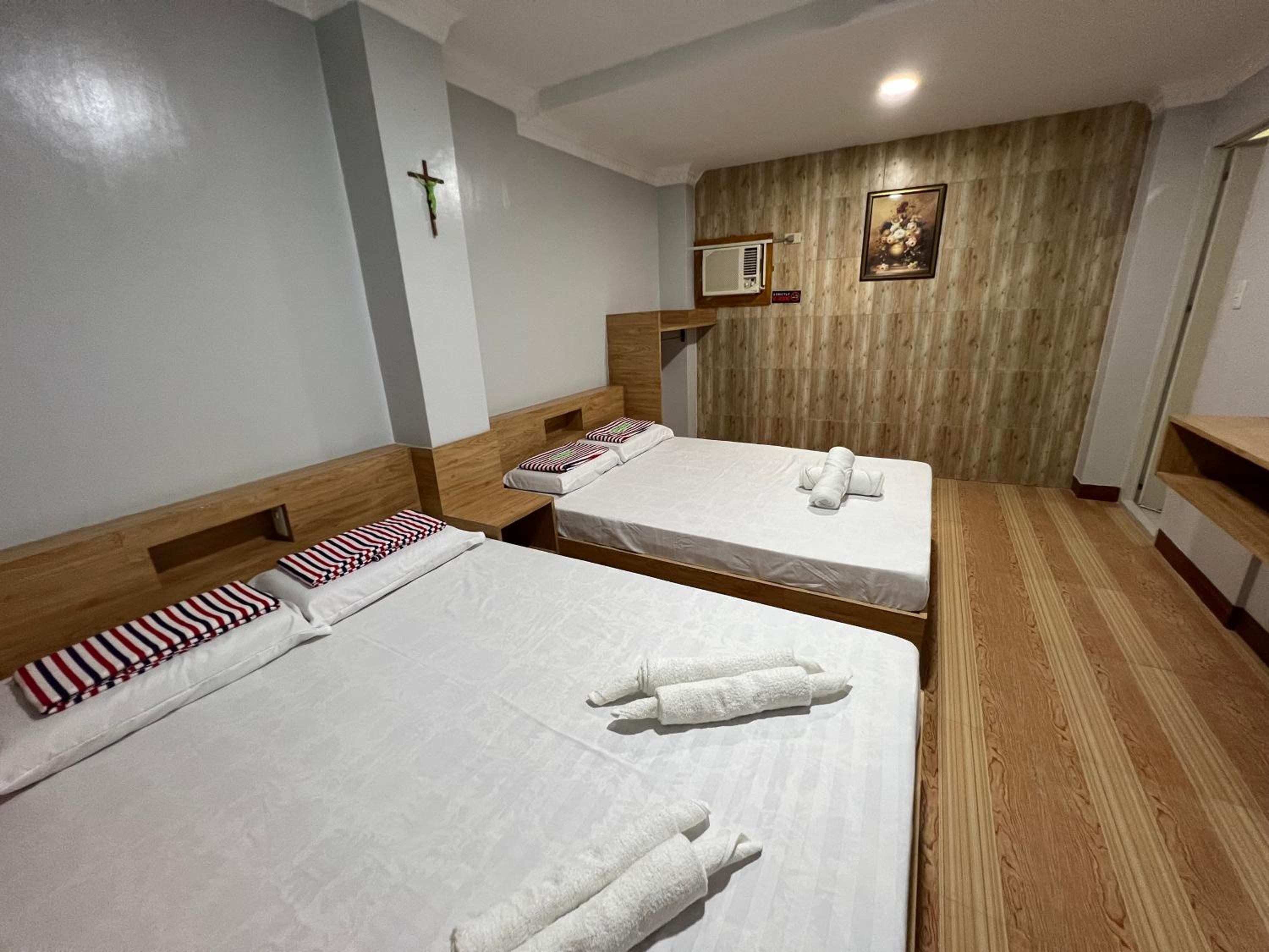 Economy Twin Room - Photo 6