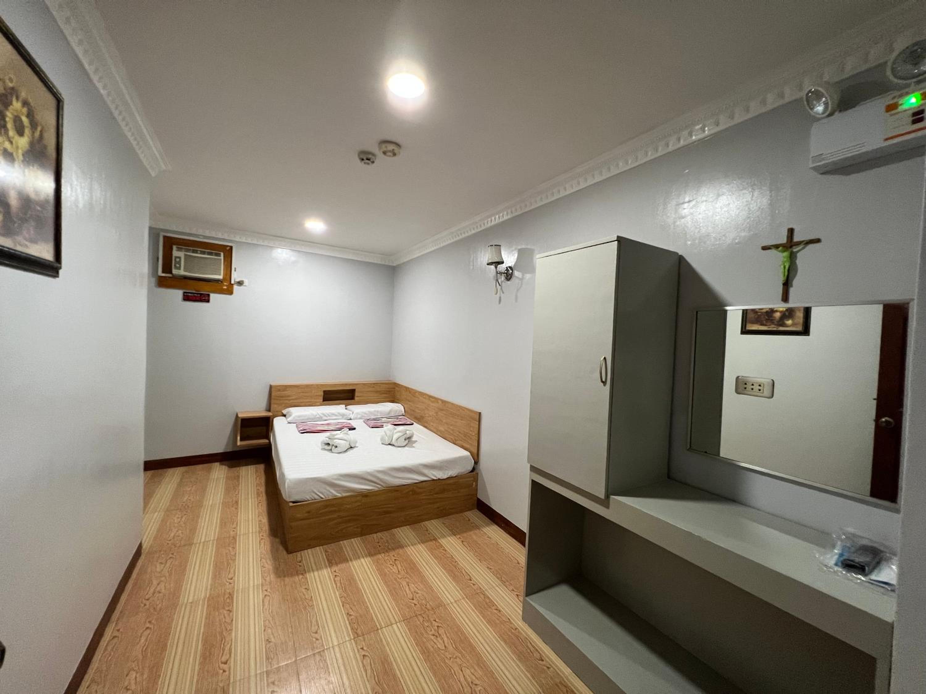 Economy Double Room - Photo 5