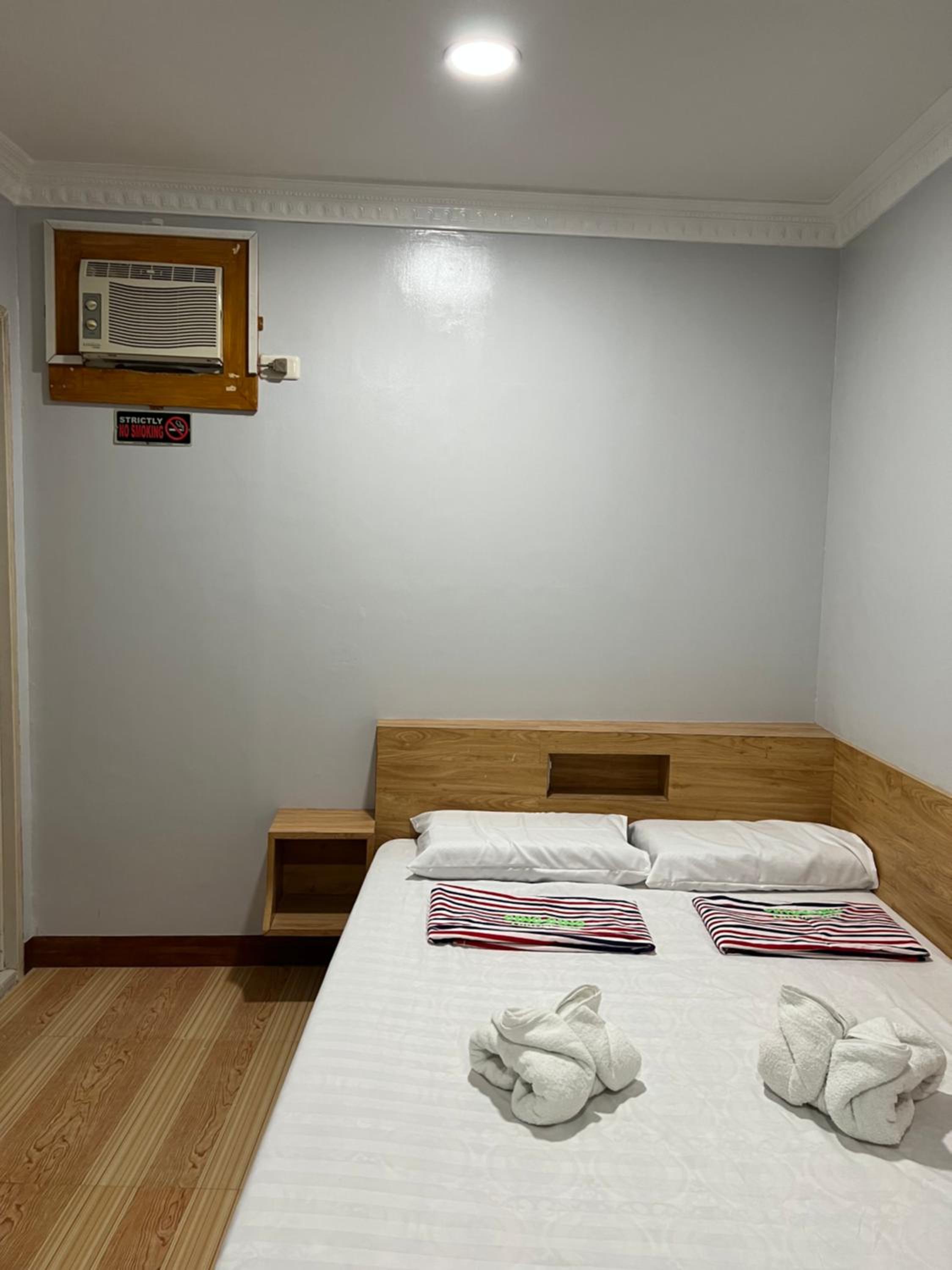 Economy Double Room - Photo 6