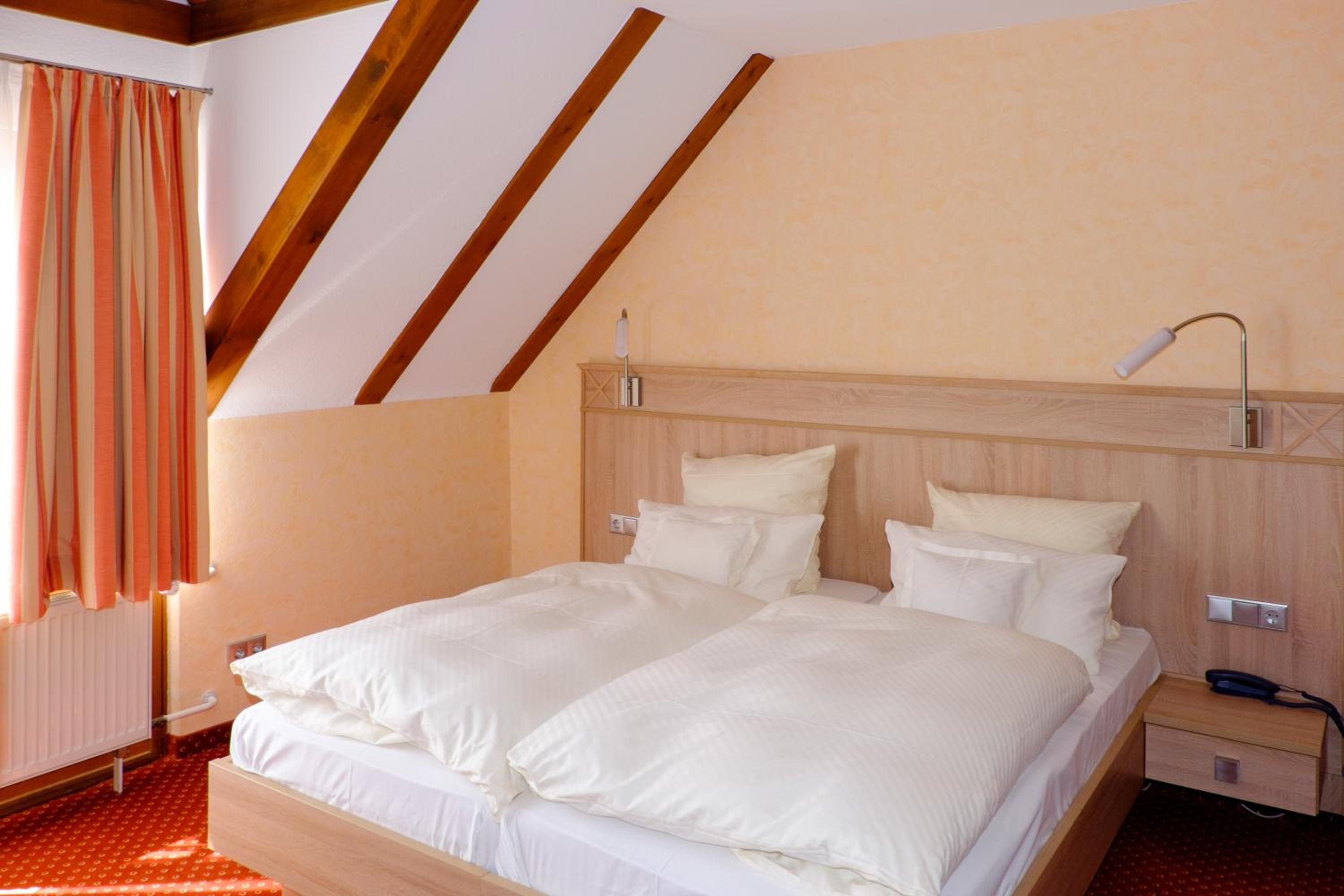 Suite with Balcony - Photo 2