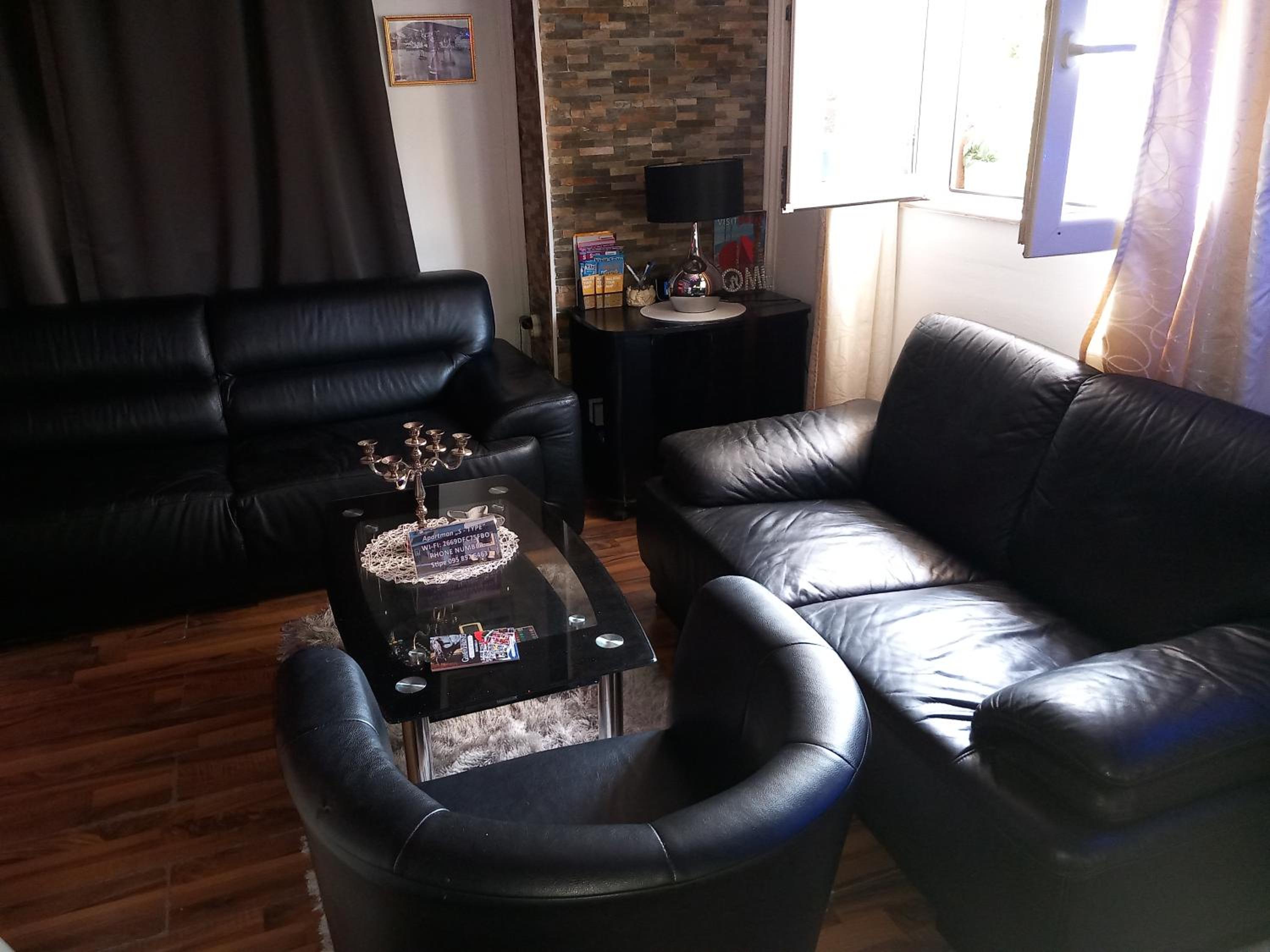Two-Bedroom Apartment - Photo 9
