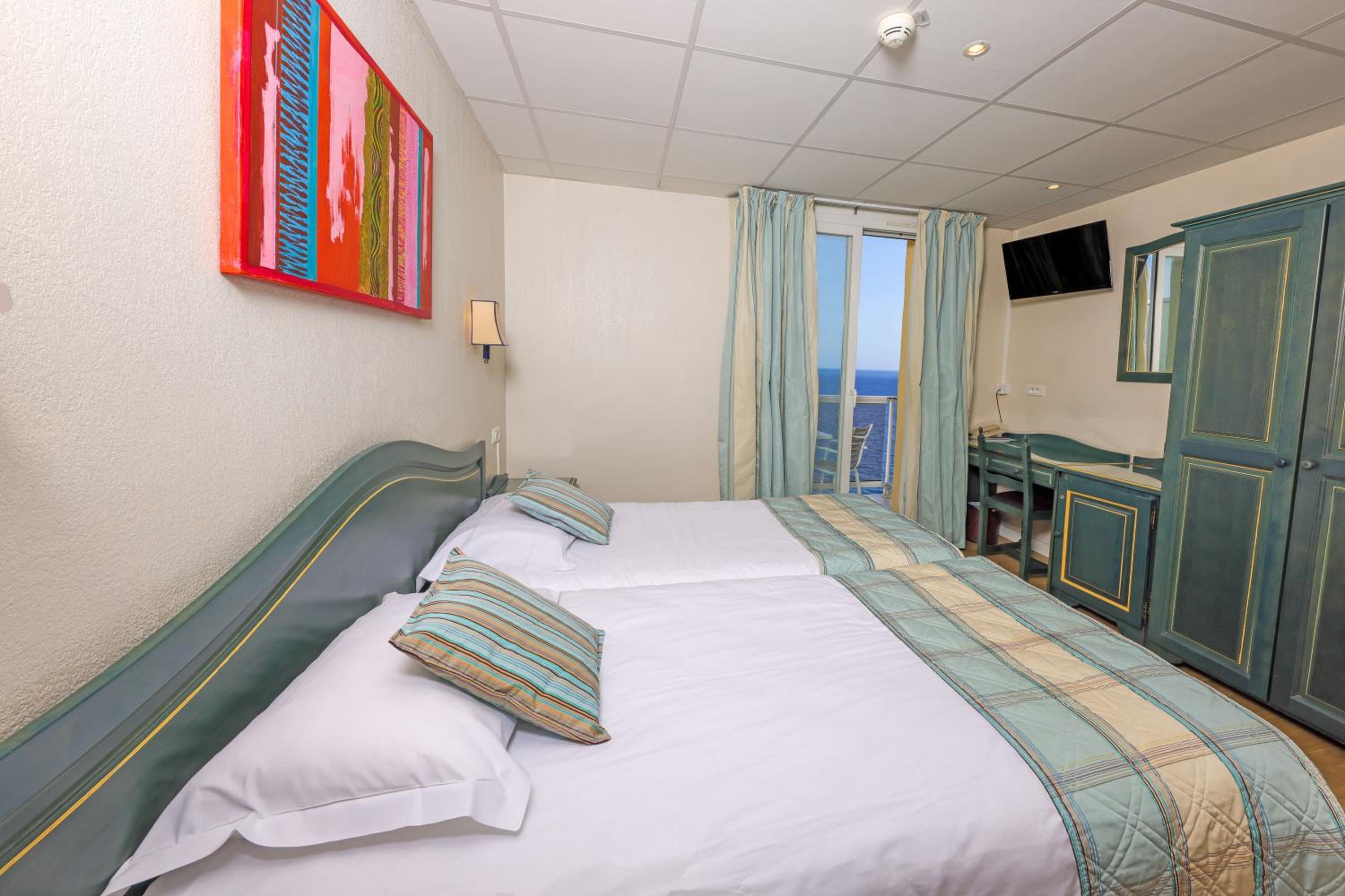 Standard Twin Room with Sea View - Front Sea View