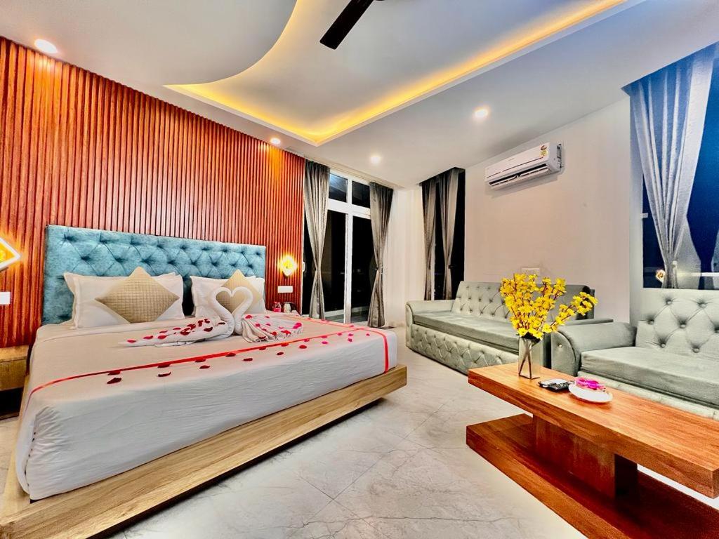 Suite with Balcony photo 1