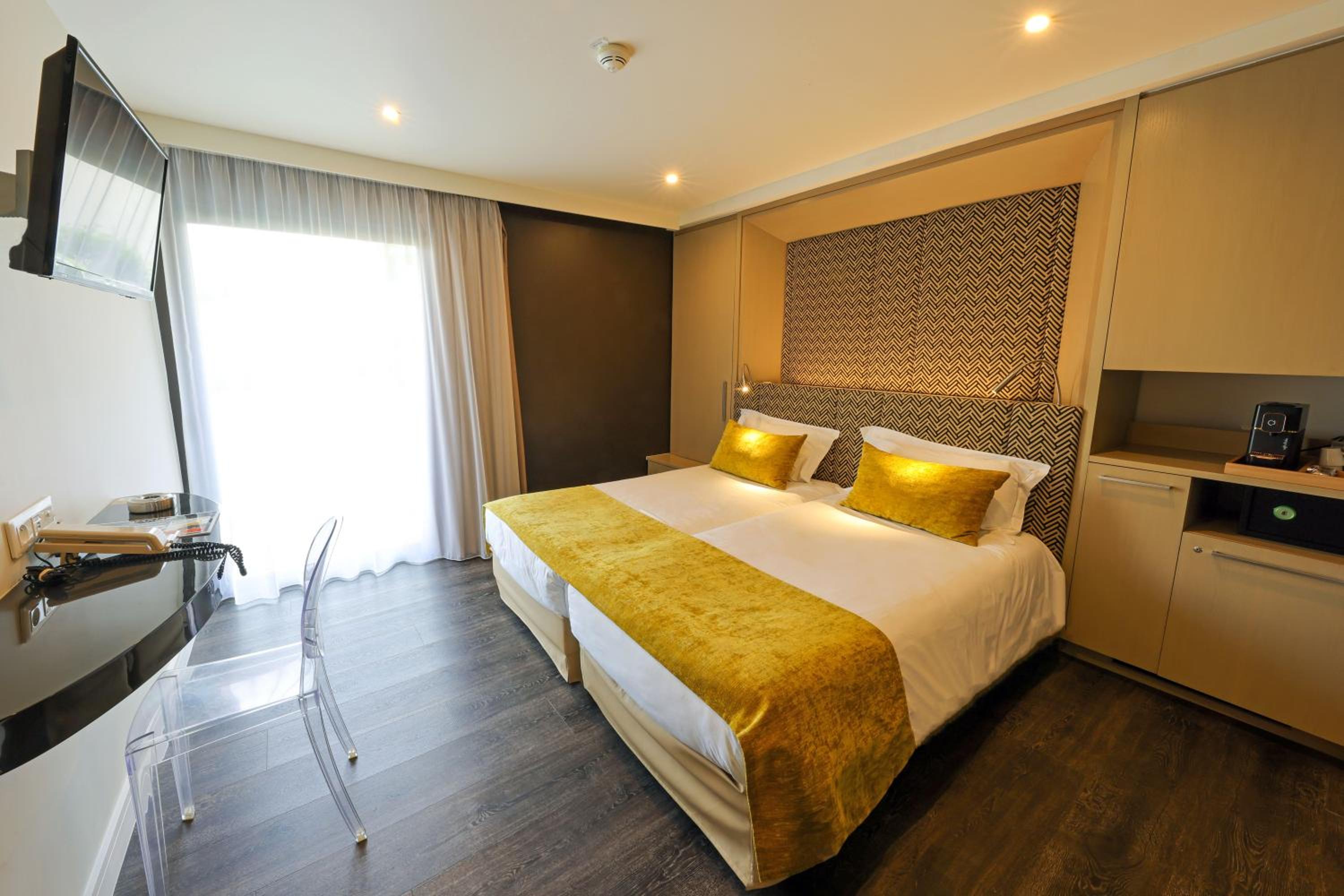 Superior Twin Room with Garden View photo 3