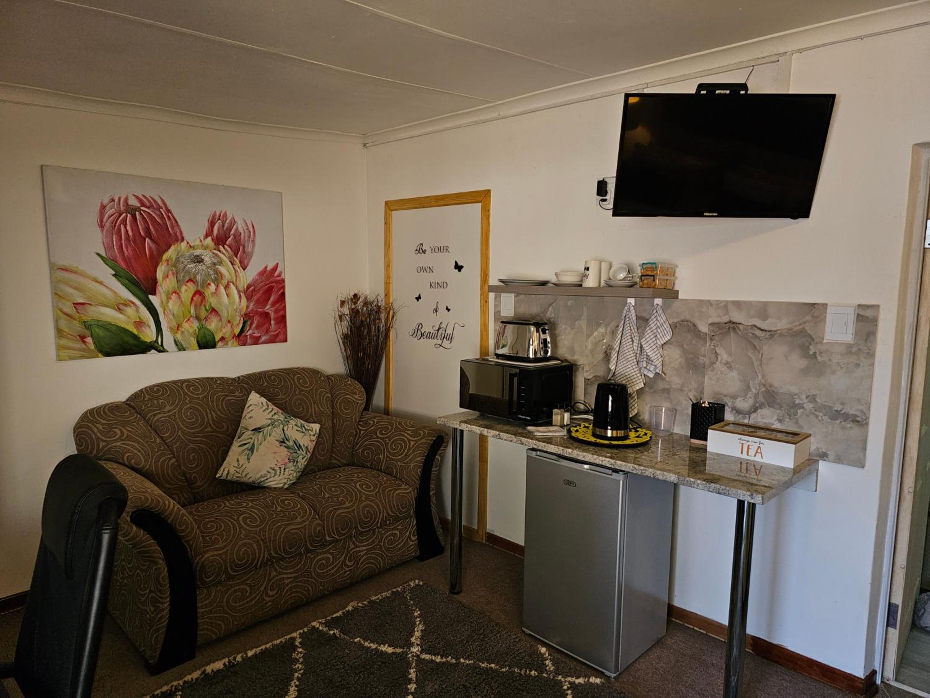 Deluxe Queen Room - Photo 14