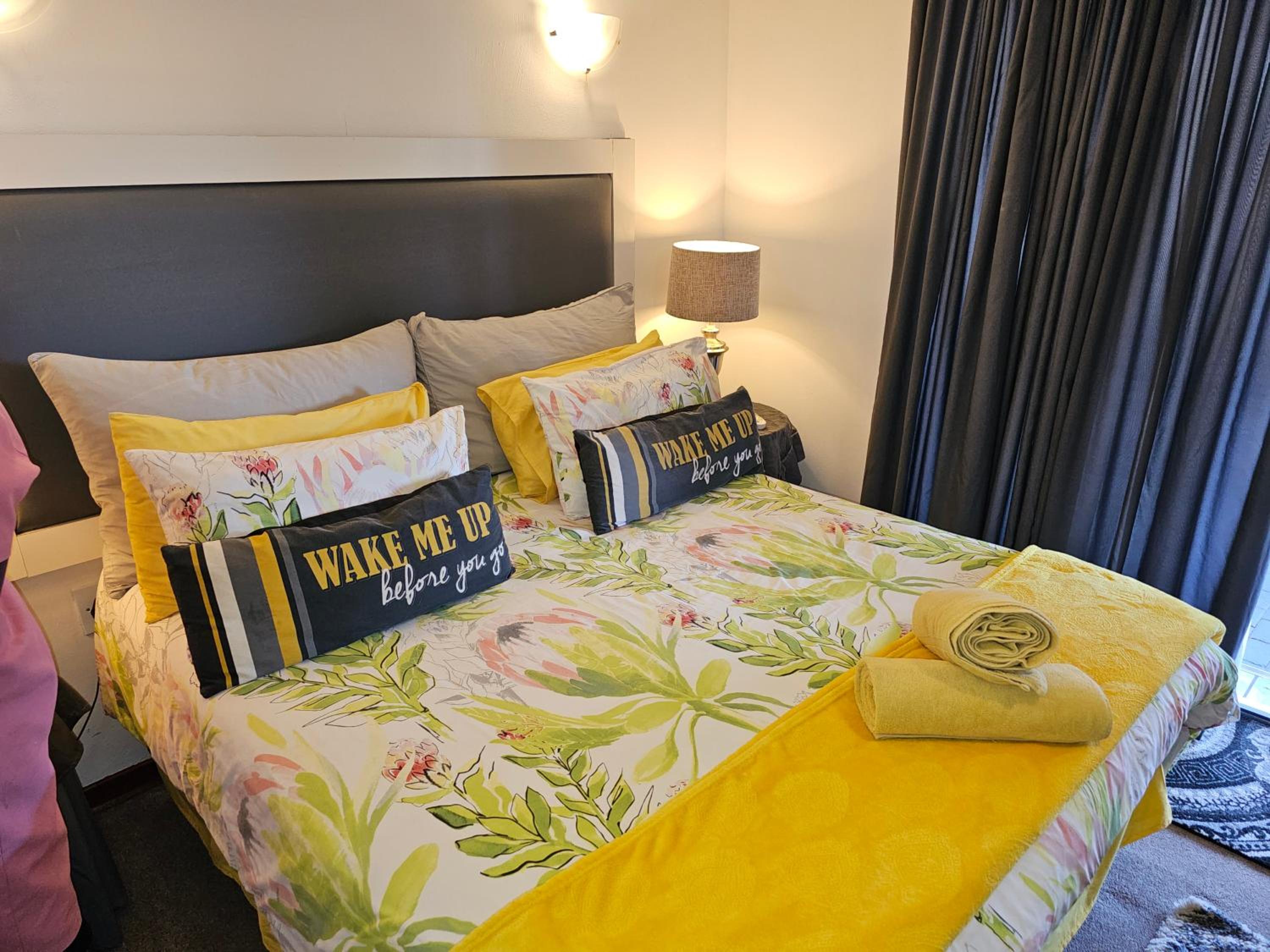 Deluxe Queen Room - Photo 16