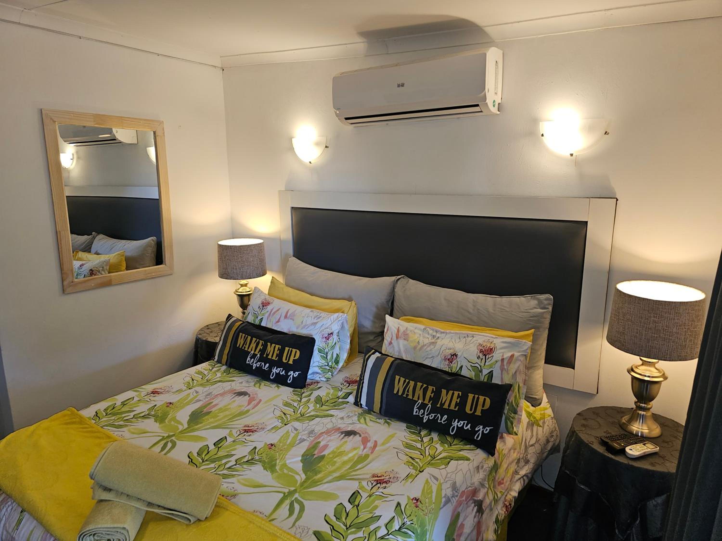 Deluxe Queen Room - Photo 18