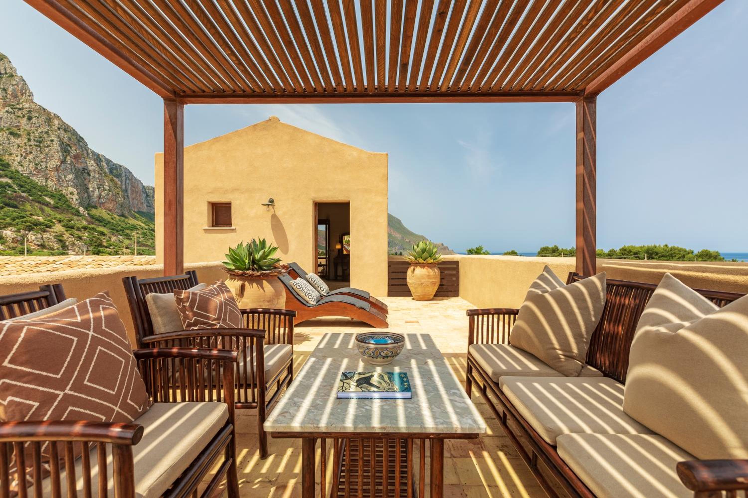 Deluxe Double Room with Sea View photo 2