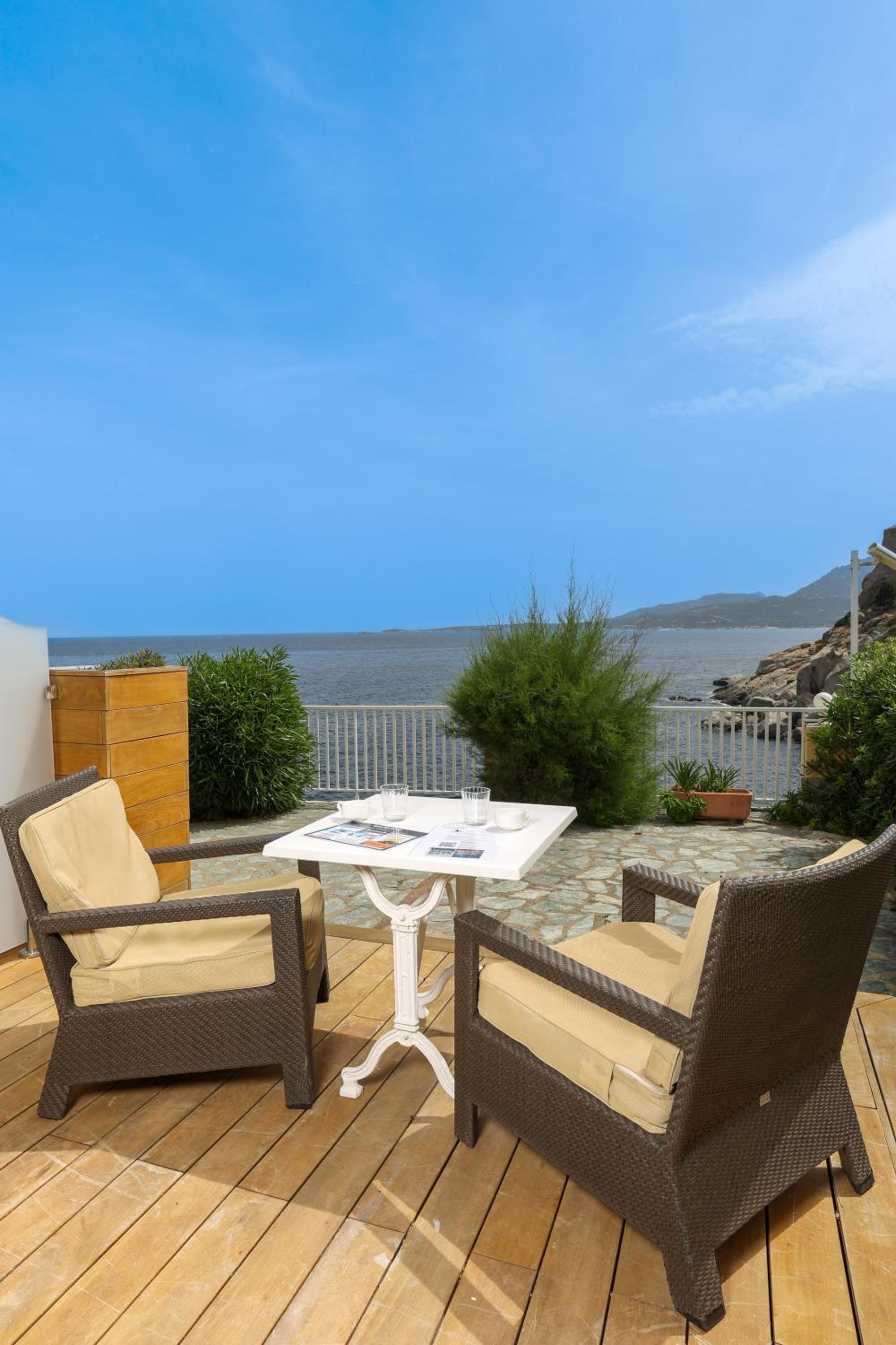 Superior Triple Room with Sea View - Front Sea View photo 3