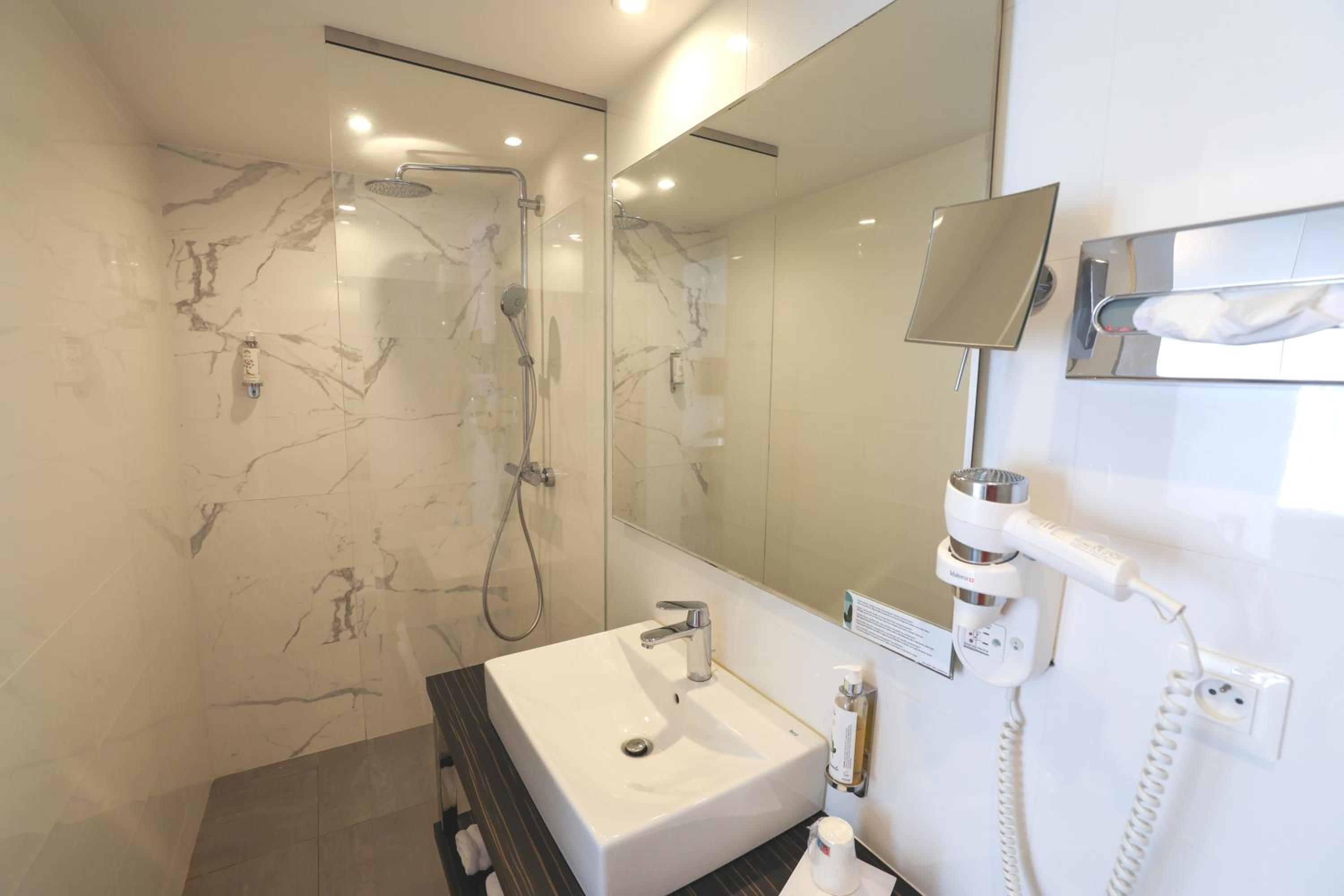Superior Triple Room with Sea View - Front Sea View photo 2