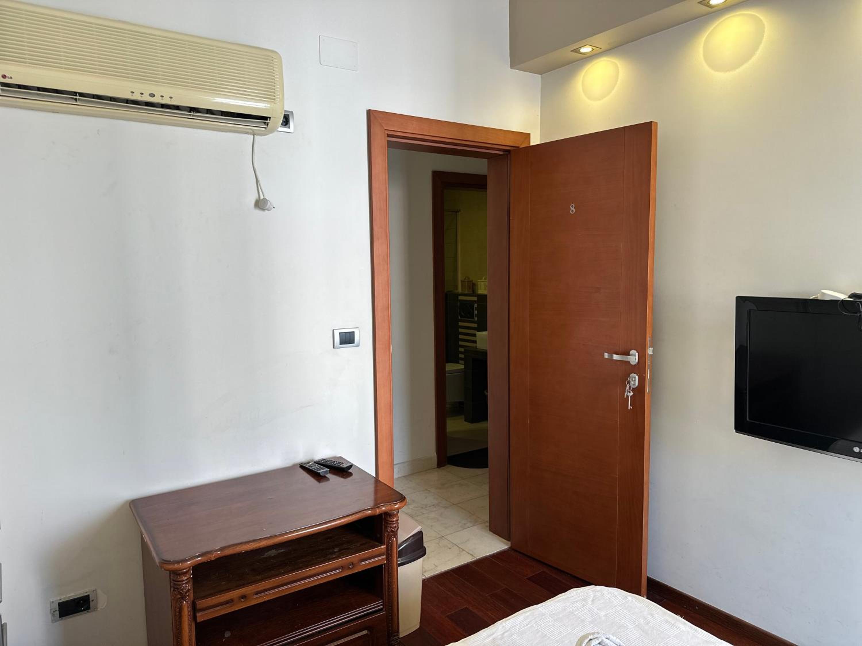 Small Double Room photo 3