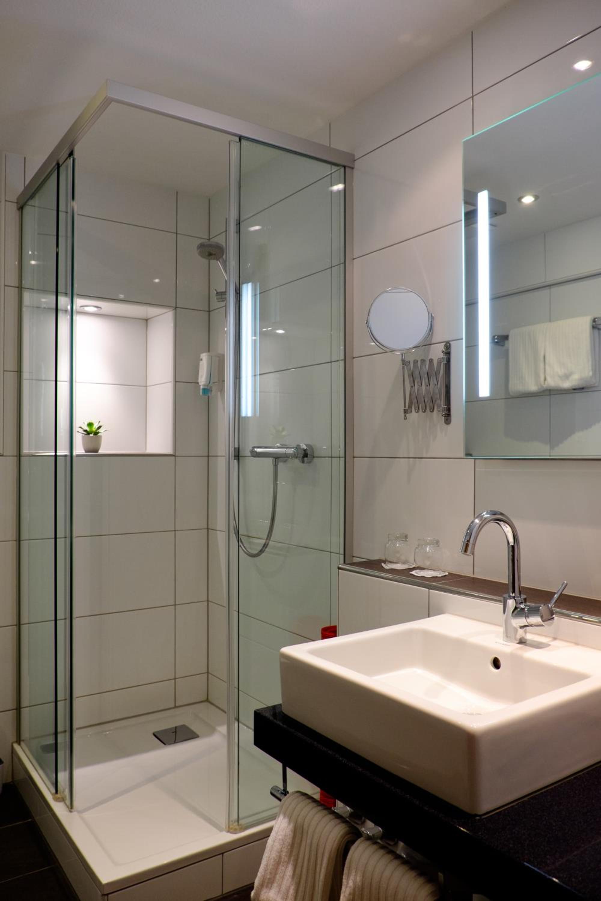 Small Double Room - Photo 4