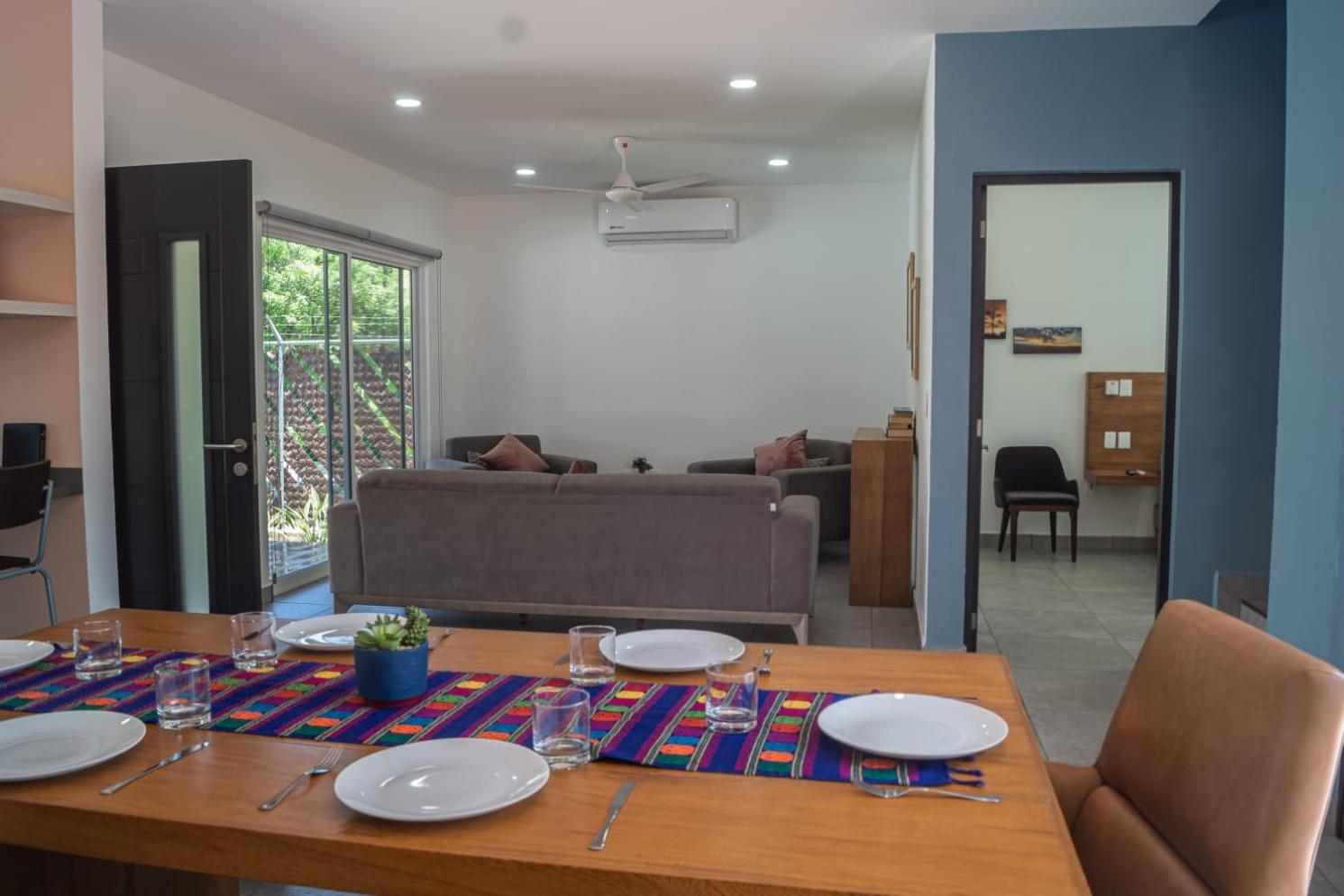Three-Bedroom House photo 3